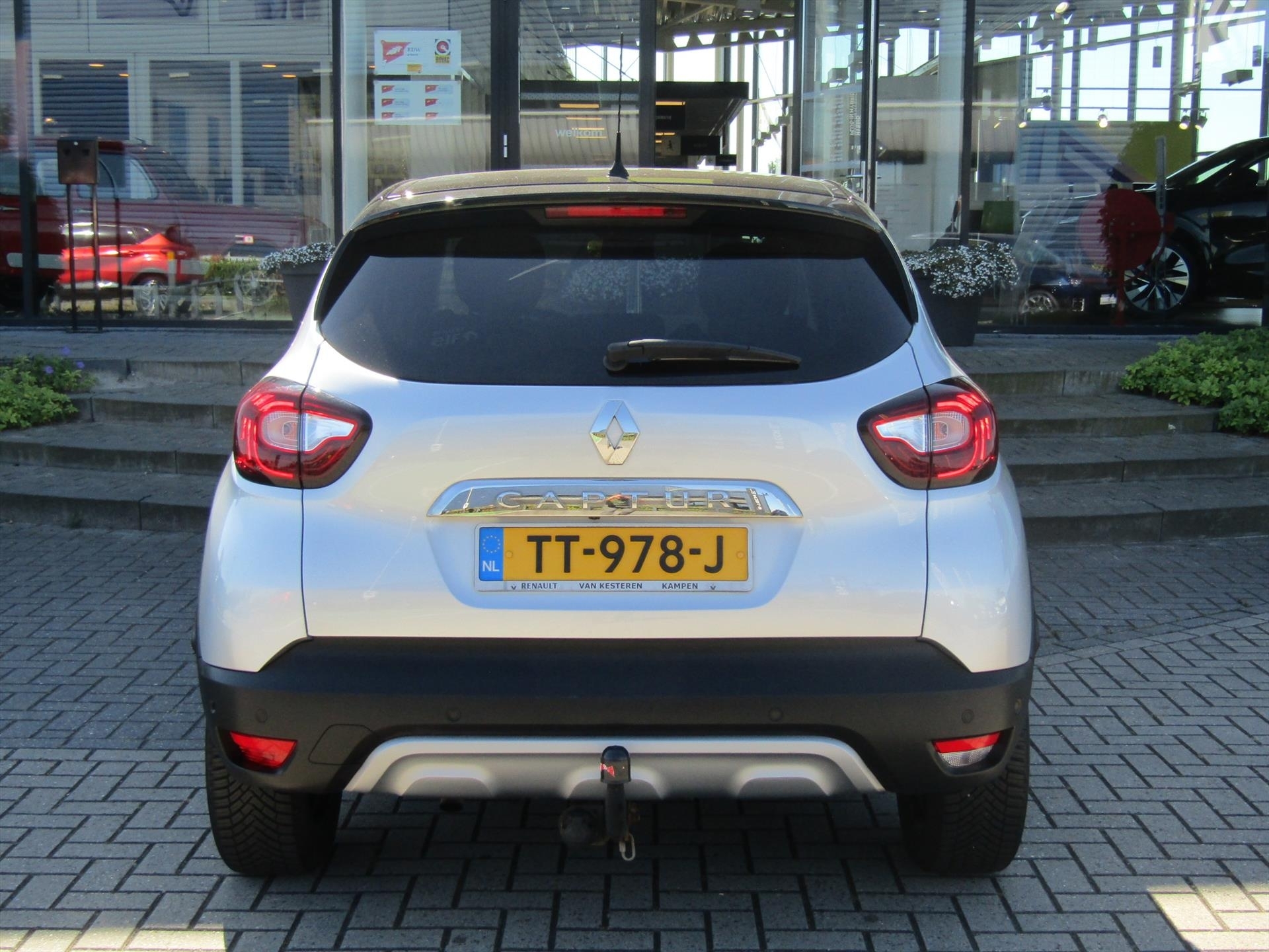 RENAULT Captur TCe 90pk Intens / Trekhaak / Navigatie / Camera / Blindspotwarning