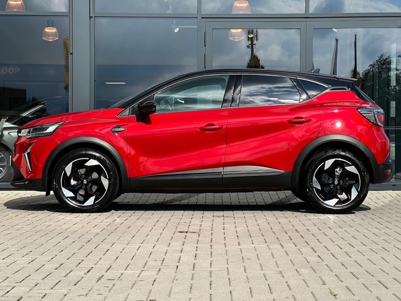 RENAULT Captur TCe 90pk Techno | Stoel + Stuurverw. | 9,3" Open R-Link | Cam. | Carplay | NL Auto|