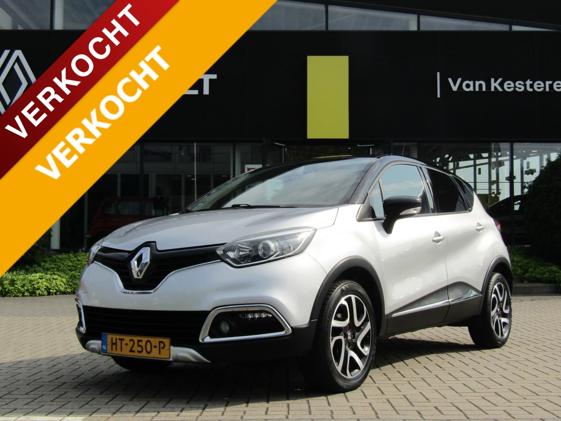 RENAULT Captur TCe 90PK Xmod / Leder / Navigatie / Camera / 1e eigenaar / Compleet dealer O.H.