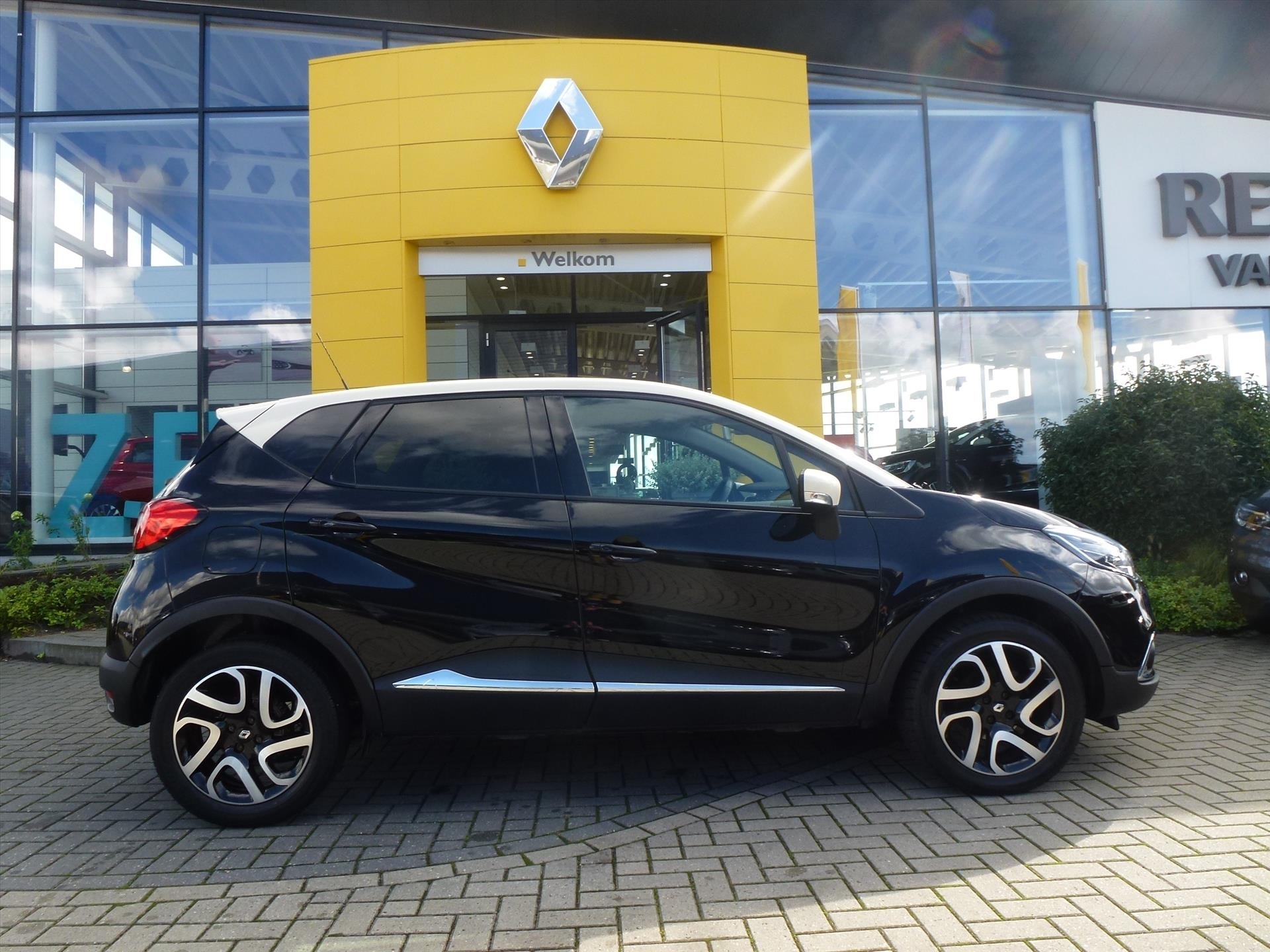 RENAULT Captur TCe 90PK Xmod / Navigatie / Camera / Leder / Stoelverwarming / Compleet dealer O.H.