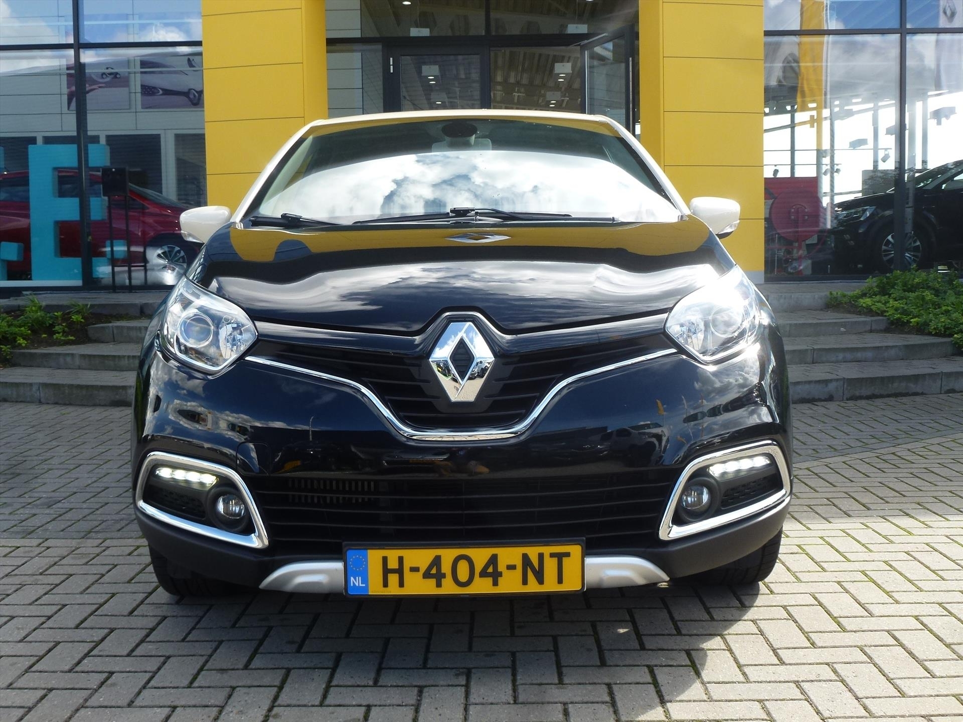 RENAULT Captur TCe 90PK Xmod / Navigatie / Camera / Leder / Stoelverwarming / Compleet dealer O.H.