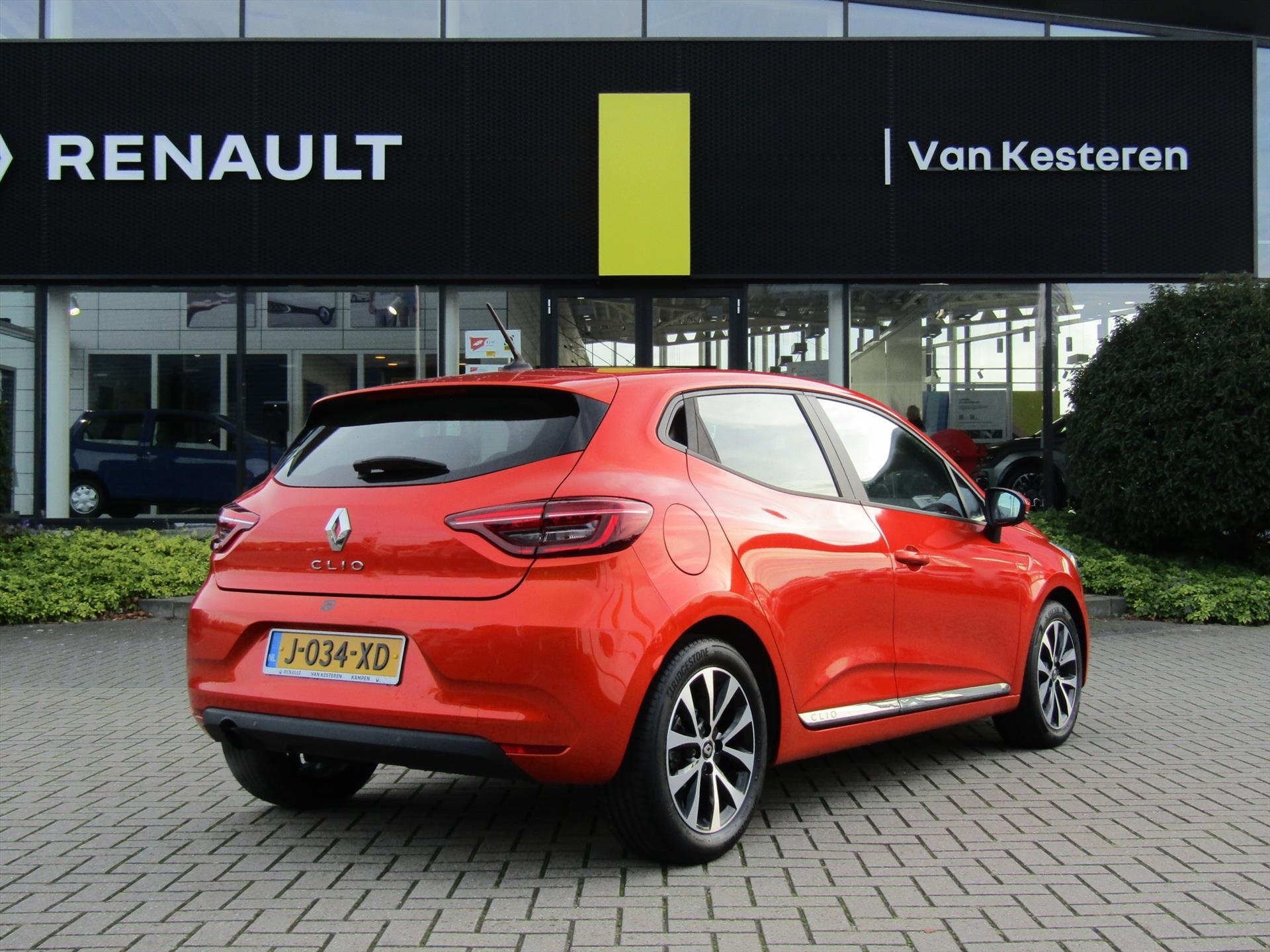 RENAULT Clio 1.0 TCe 100pk Zen / Navigatie / Cruise-Control / Lmv / 1e eigenaar