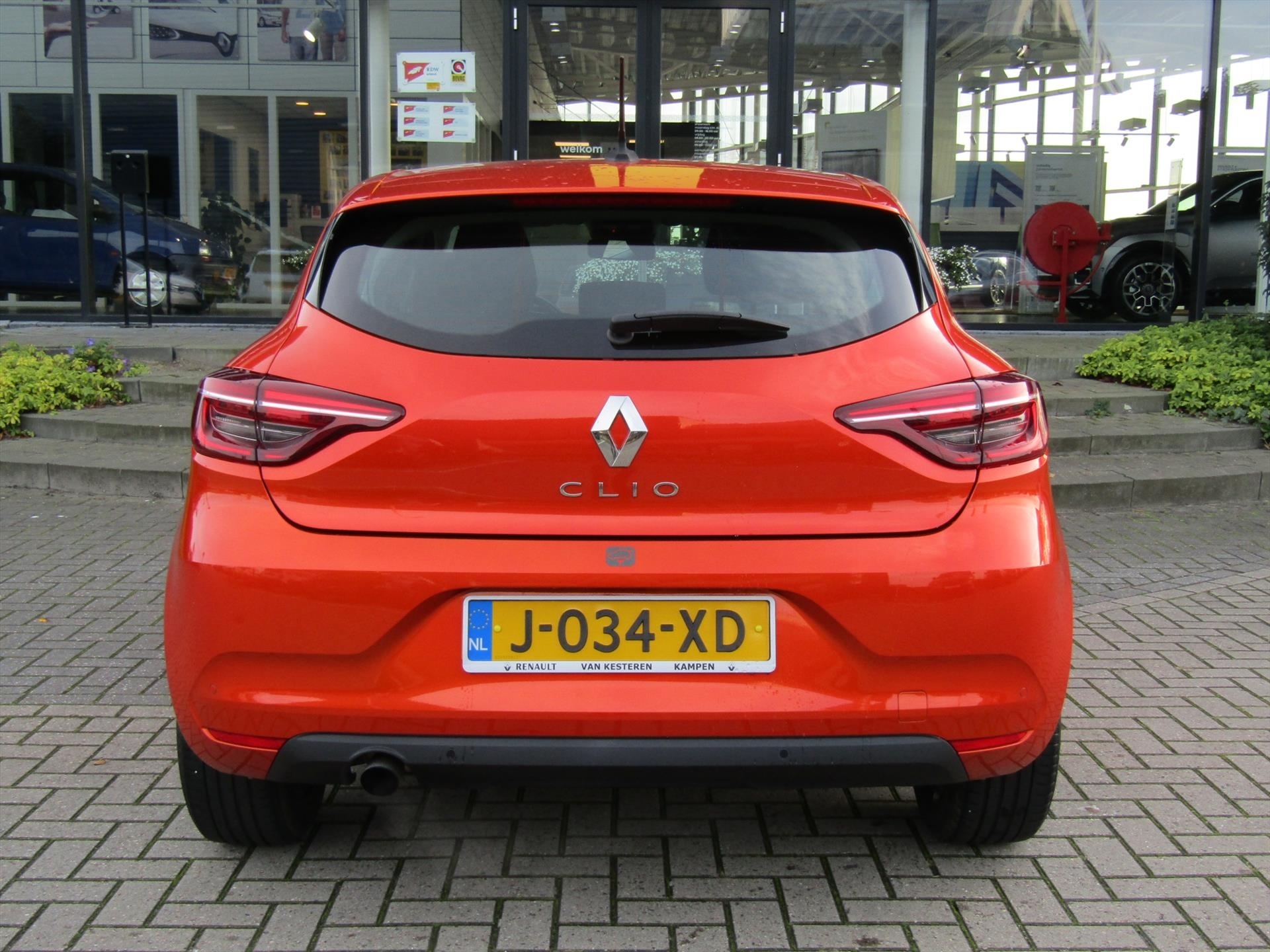 RENAULT Clio 1.0 TCe 100pk Zen / Navigatie / Cruise-Control / Lmv / 1e eigenaar