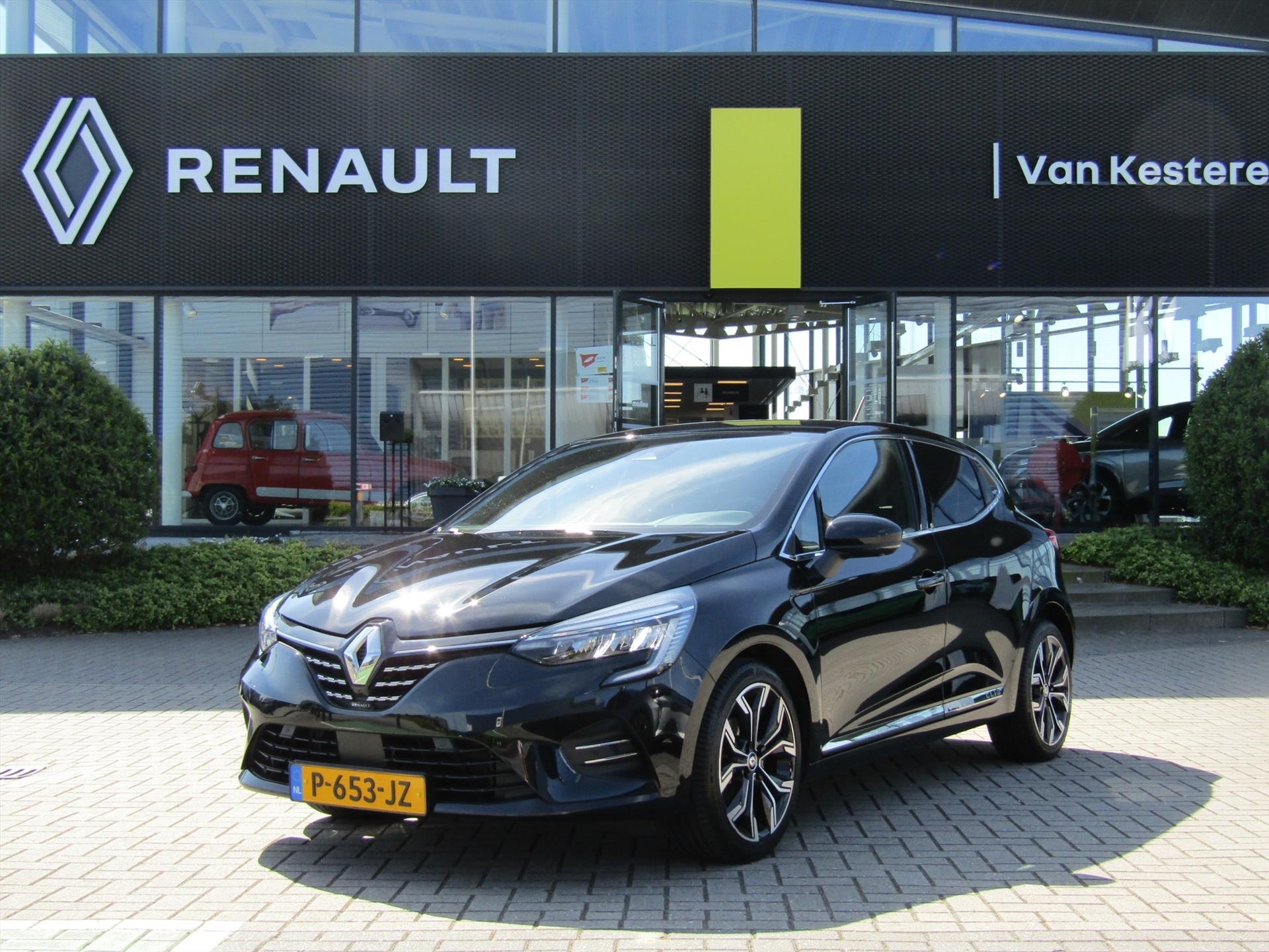 RENAULT Clio 1.0 TCe 90pk GPF Intens / Trekhaak / 360 Camera / 17'' Lmv / 1e eigenaar / Compleet dealer O.H.