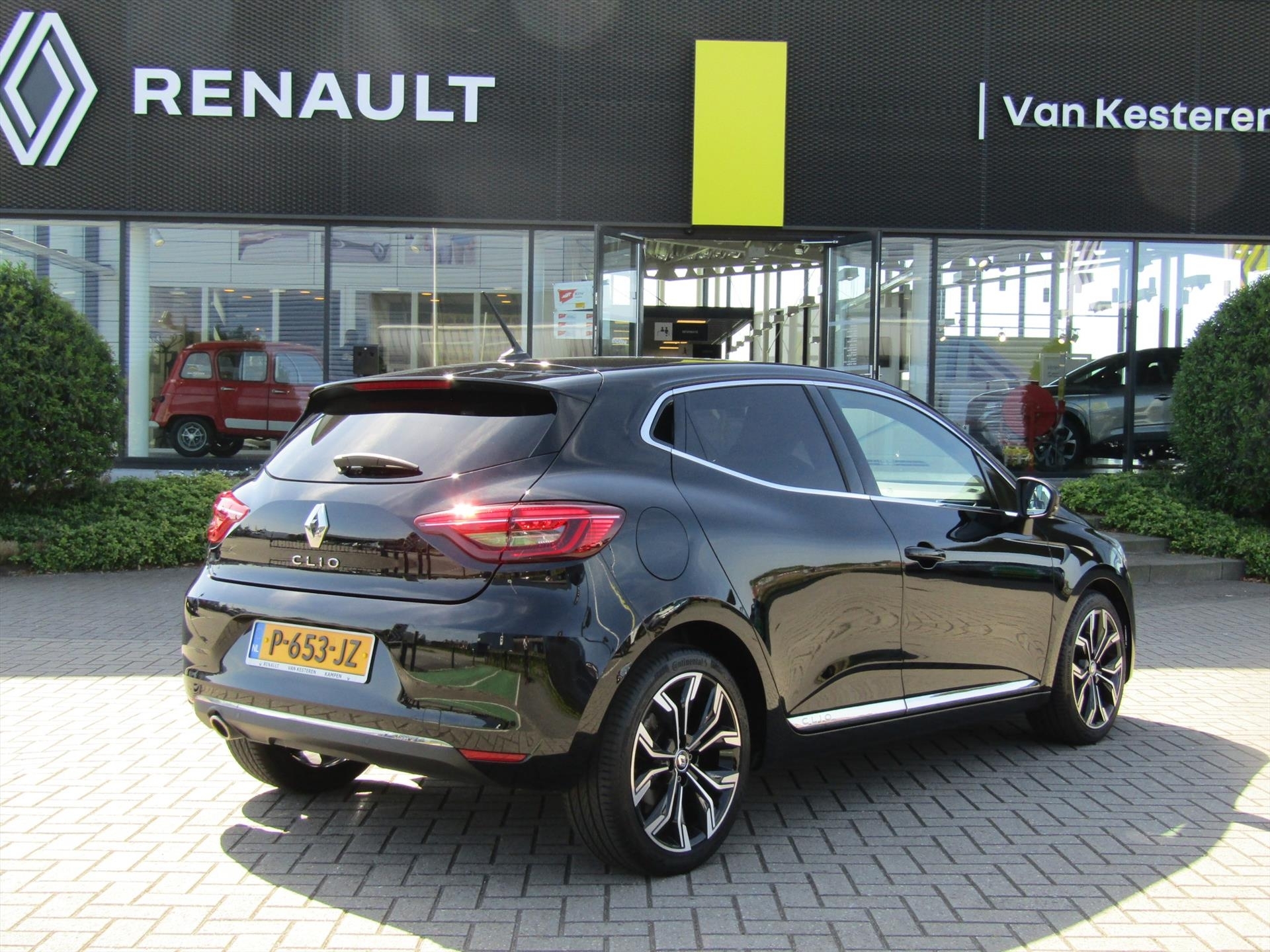 RENAULT Clio 1.0 TCe 90pk GPF Intens / Trekhaak / 360 Camera / 17'' Lmv / 1e eigenaar / Compleet dealer O.H.