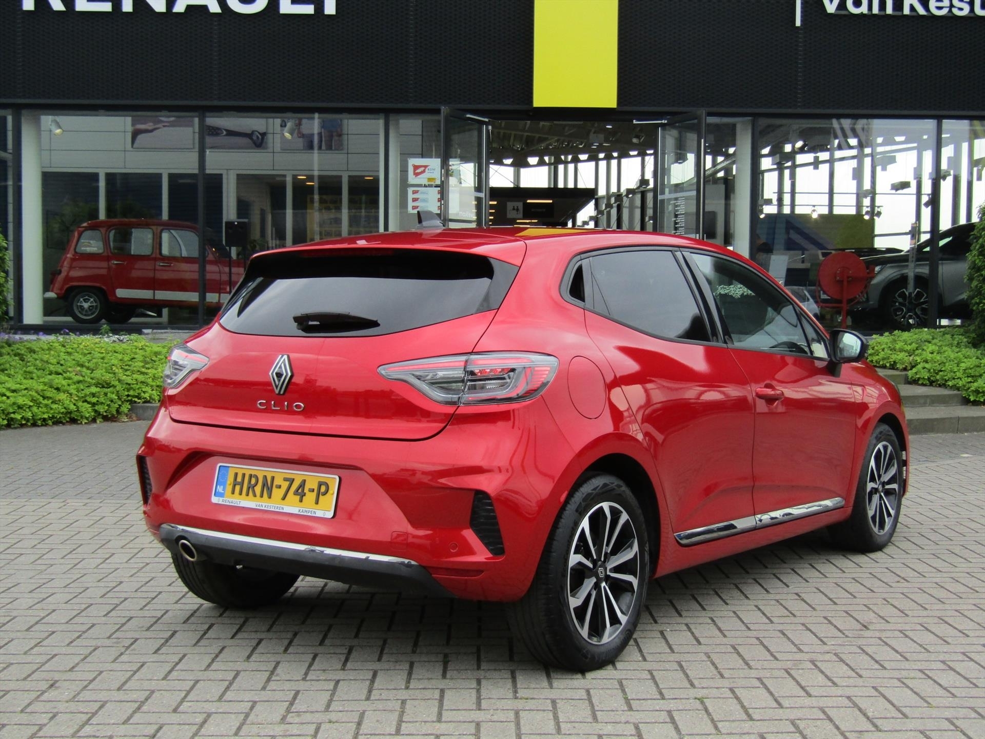RENAULT Clio 1.0 TCe 90pk GPF Techno / 9,3 Navigatie / 360 Camera / Cruise- Control Ad / Blindspot