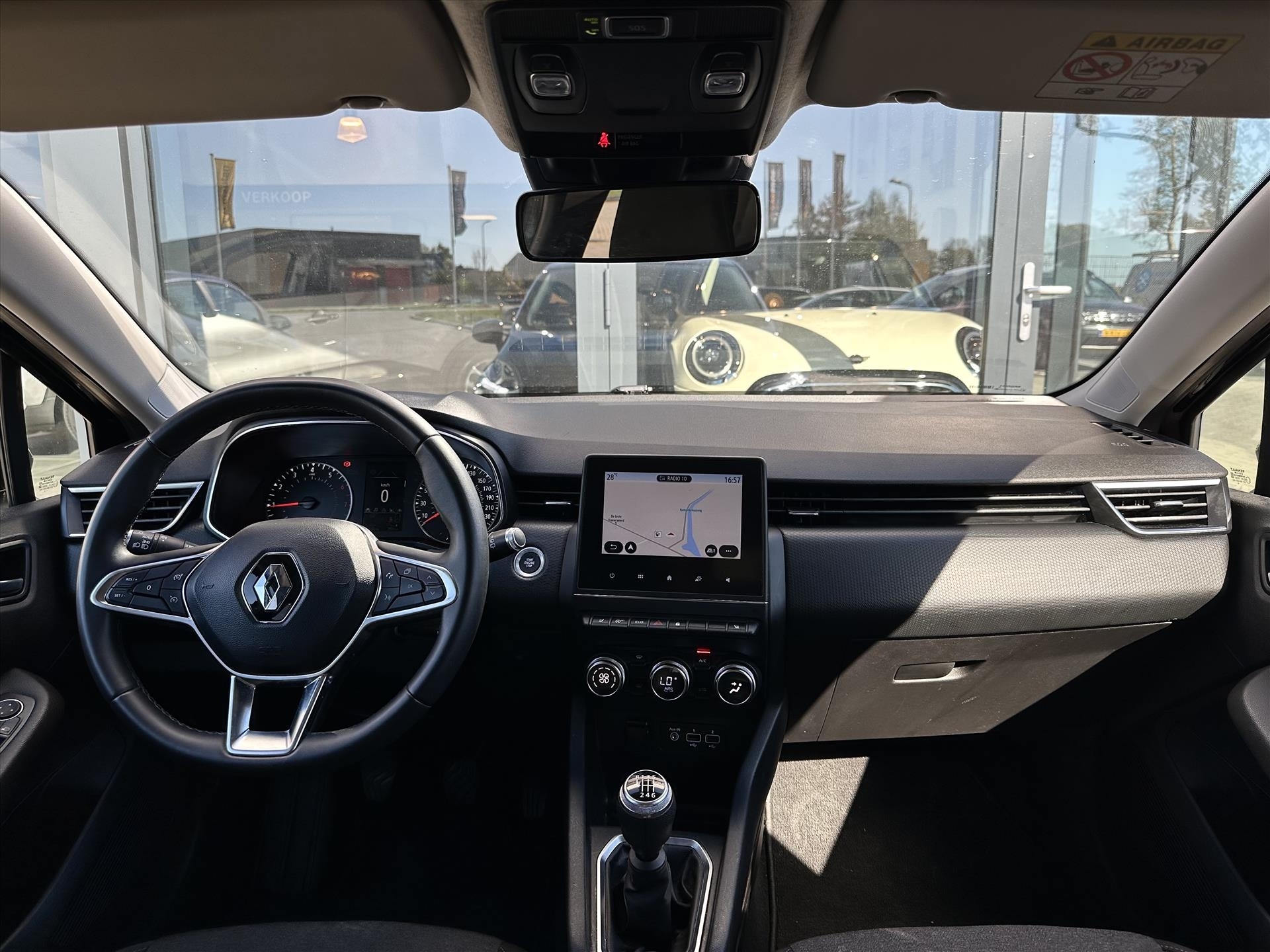 Renault Clio 1.0 TCe 90pk GPF Zen | Stoelverw. | NAV | LMV | Keyless | PDC | All-Seasons | 