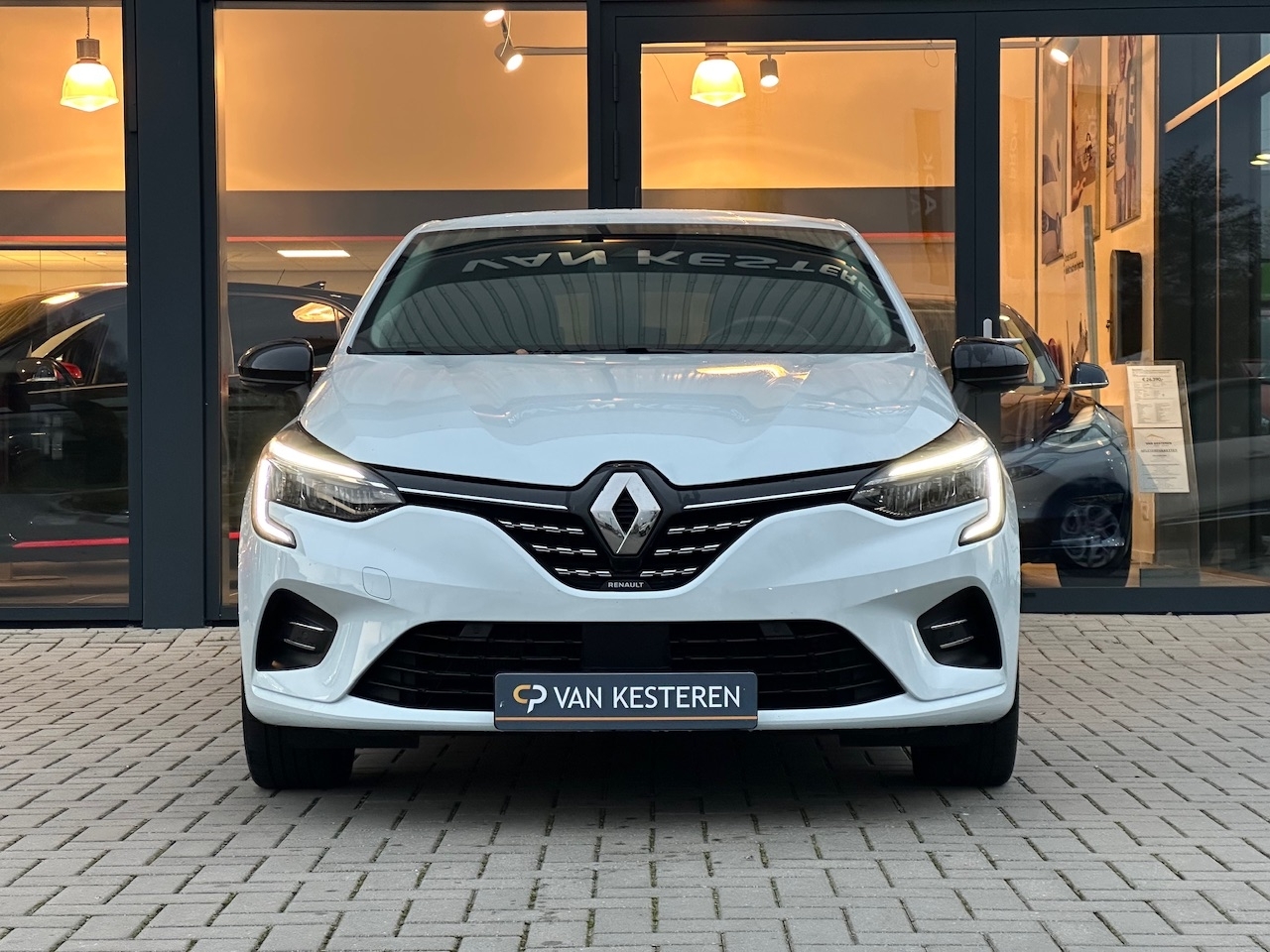 RENAULT Clio 1.6 E-Tech Hybrid 140pk Intens | Trekhaak Afn. | ACC | Pack Winter | Nav | Blindspot | Cam. | Nieuwstaat | NL Auto | 