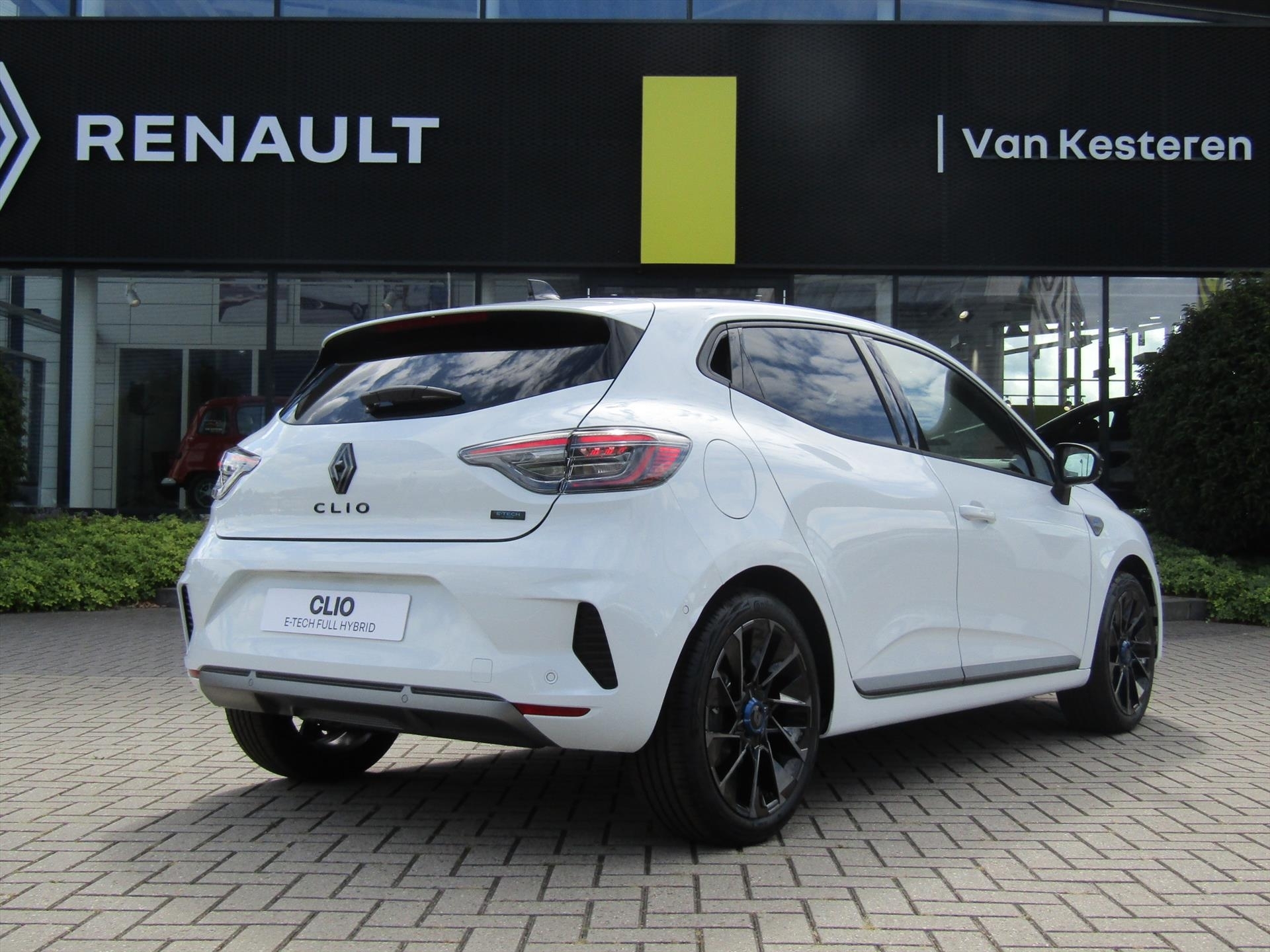 Renault Clio 1.6 E-Tech Hybrid 145pk Esprit Alpine / Pack Premium Bose / Pack Winter /*NU UIT VOORRAAD 30.140,- RIJKLAAR!!!