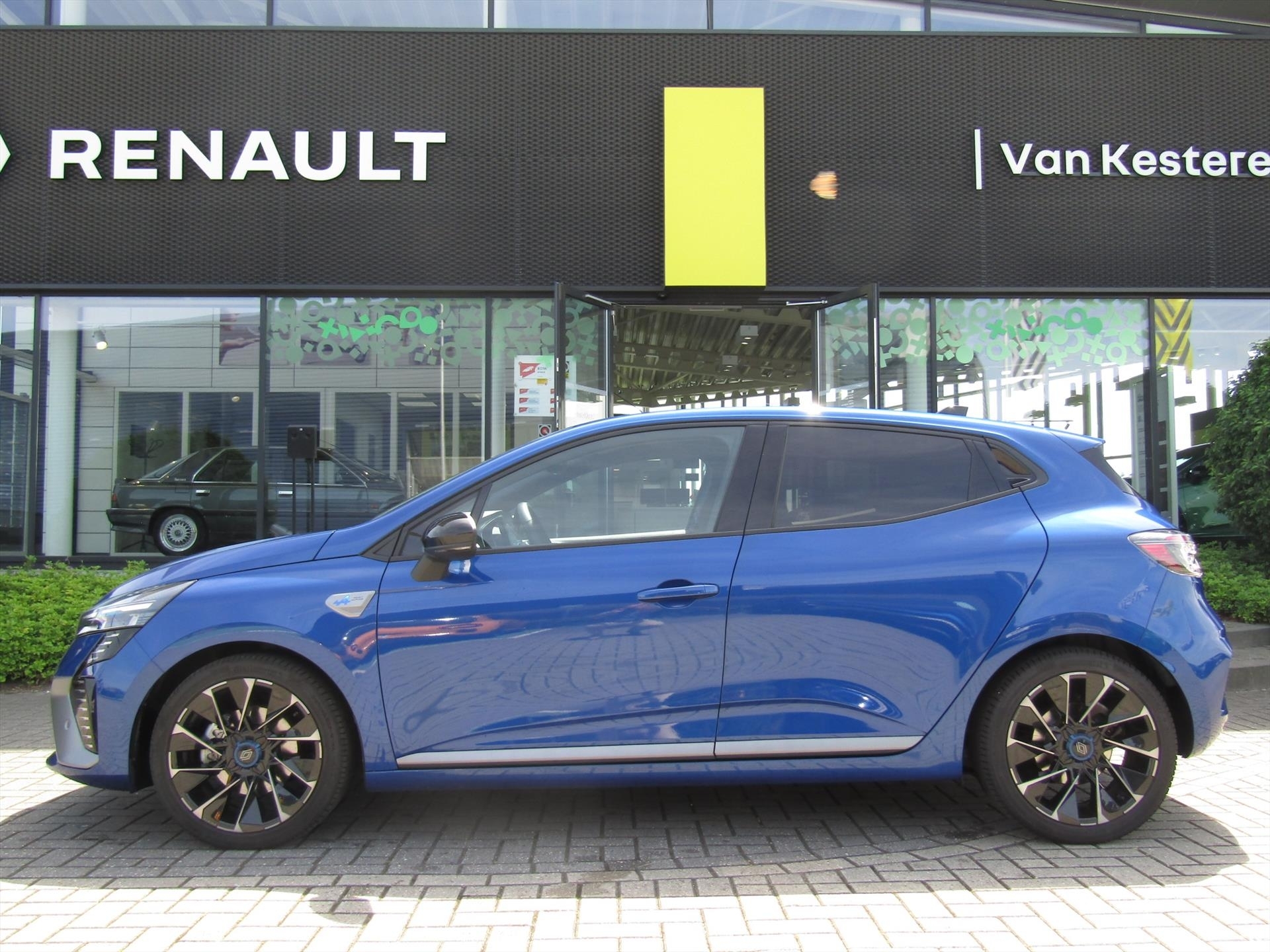 RENAULT Clio 1.6 E-Tech Hybrid 145pk Esprit Alpine / Pack Winter / Blindspot / 1e eigenaar / Compleet dealer O.H