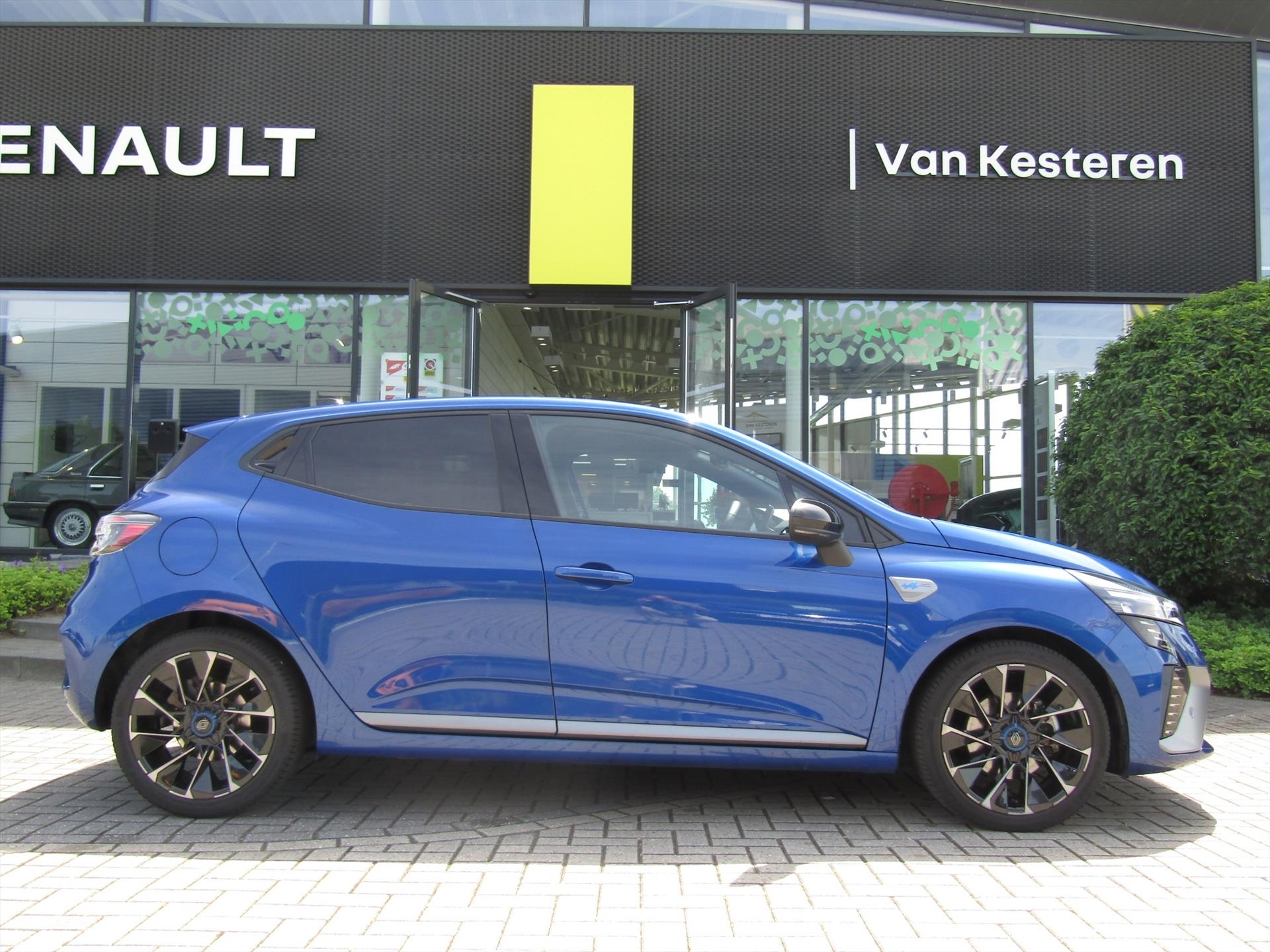 RENAULT Clio 1.6 E-Tech Hybrid 145pk Esprit Alpine / Pack Winter / Blindspot / 1e eigenaar / Compleet dealer O.H
