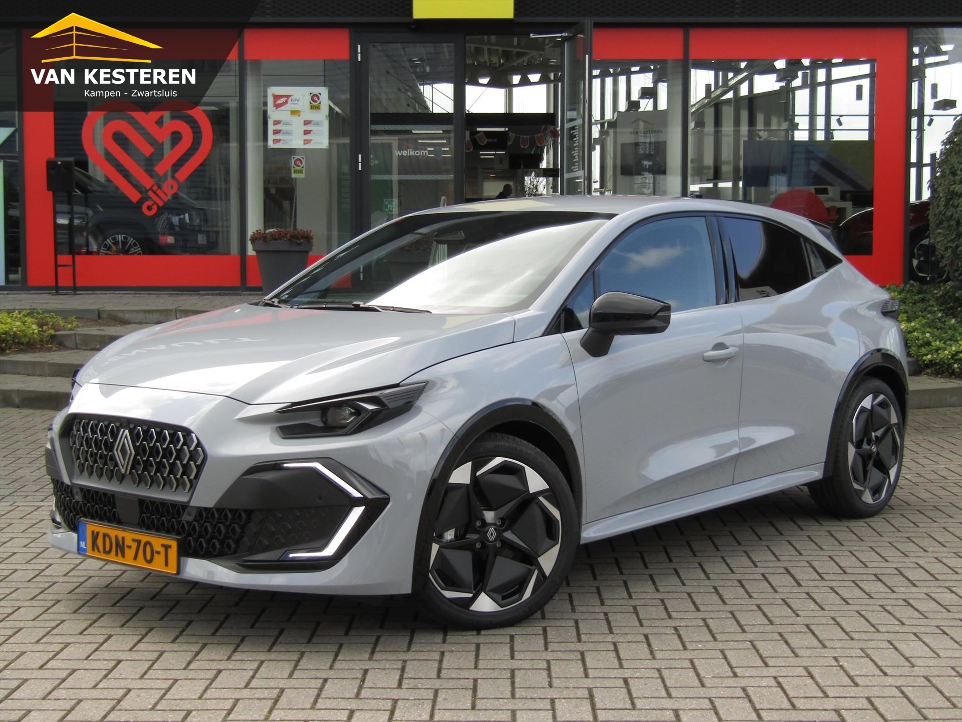 RENAULT Clio 6 Techno 1.8 E-Tech Full Hybrid 160pk / Navigatie / 360 Camera / Stoelverwarming