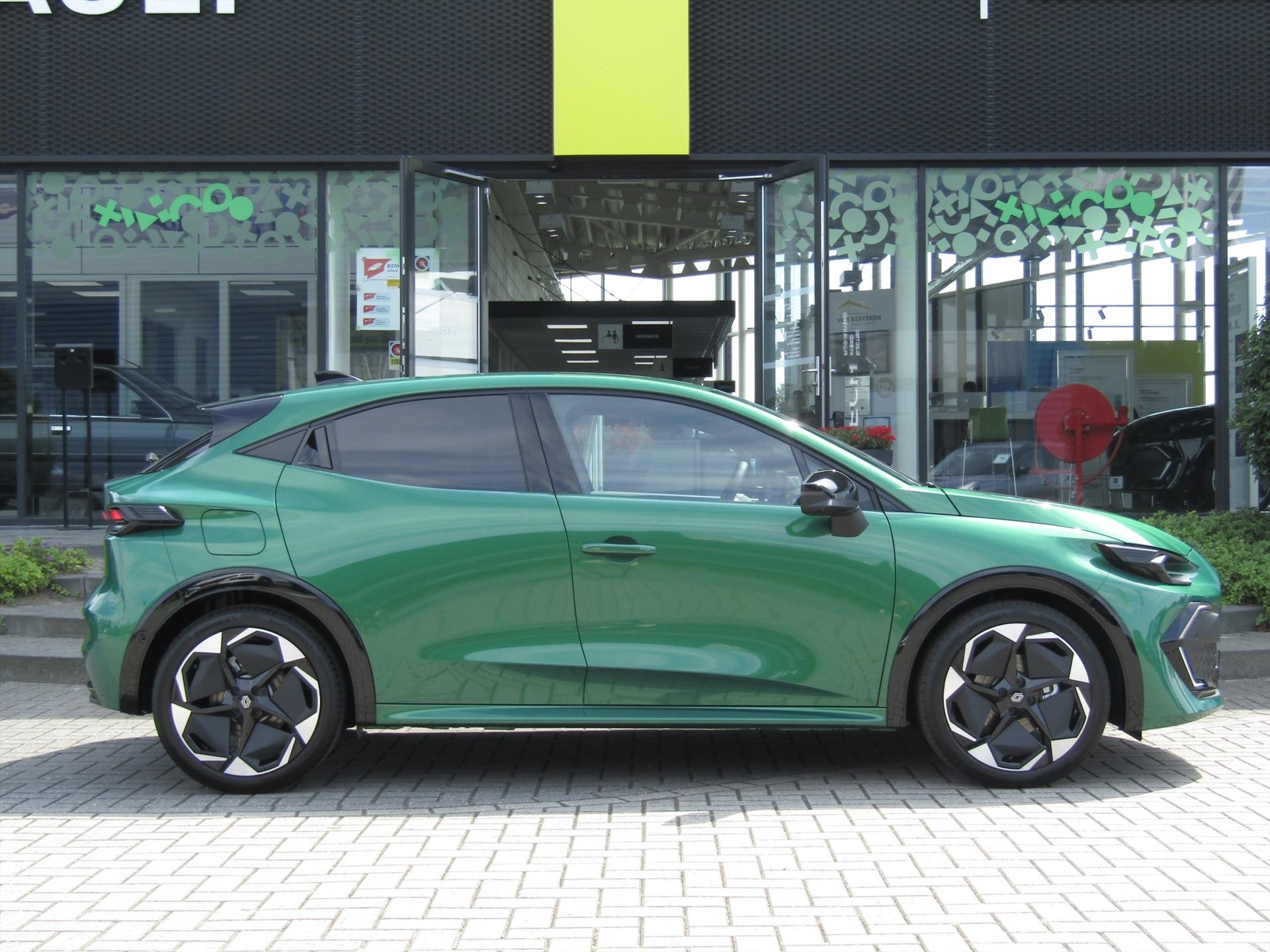 RENAULT Clio Hybrid 160pk Aut Techno / Navigatie /  360 Camera / Pack 18'' Velgen