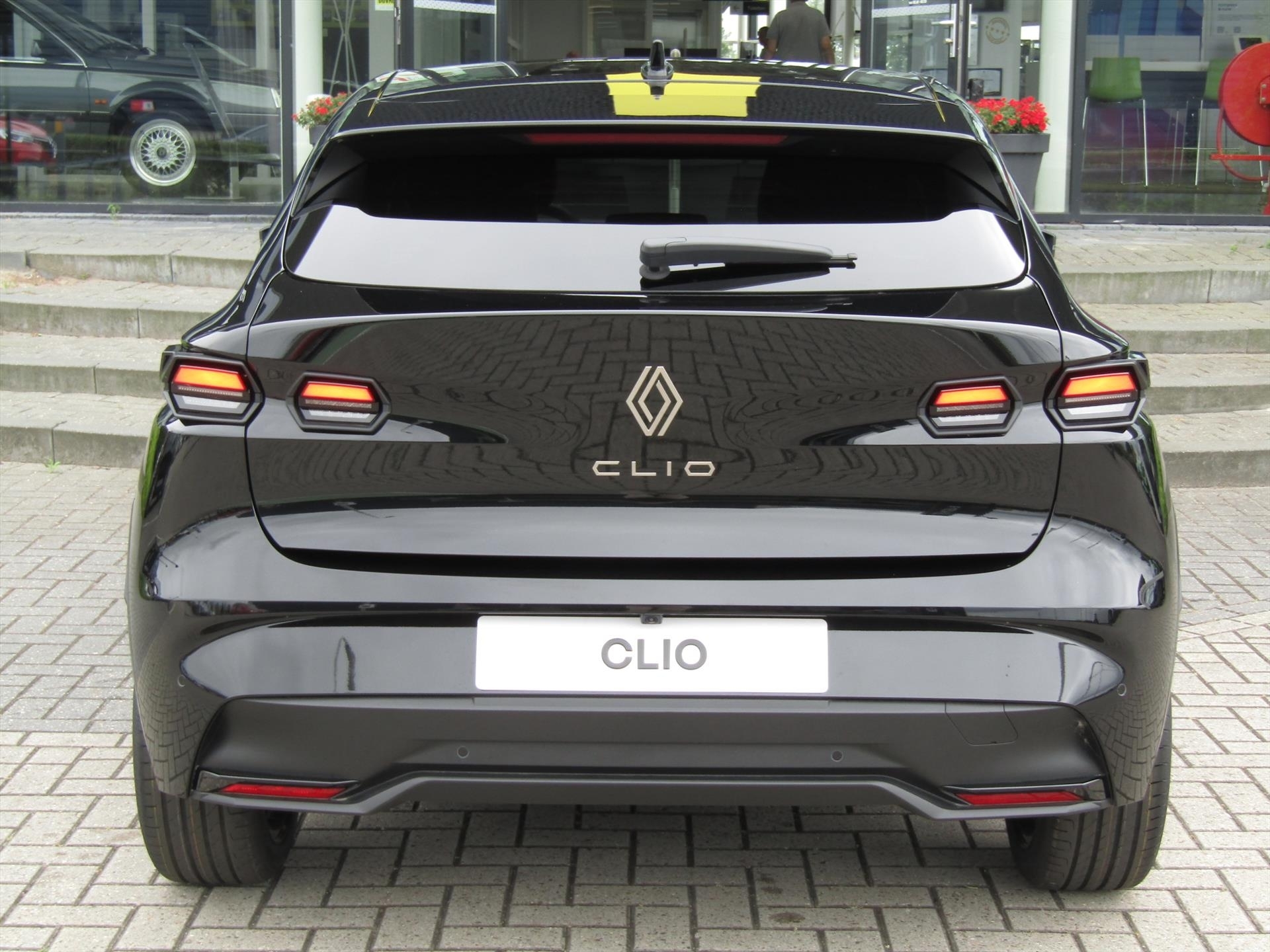 Renault Clio TCe 115pk Techno / Pack Premiere 18'' / Navigatie / Camera / Blindspot / Uit Voorraad Leverbaar