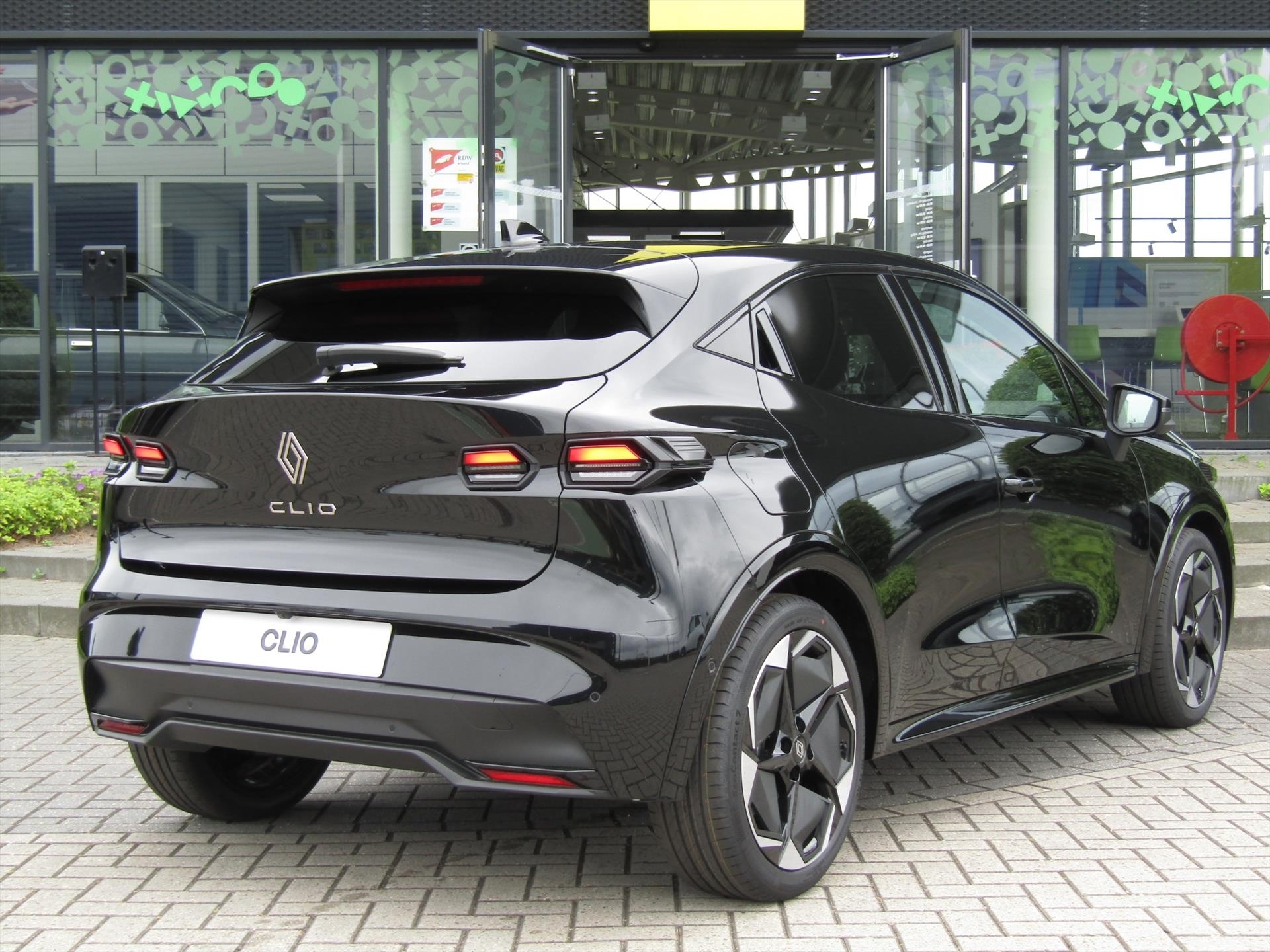 Renault Clio TCe 115pk Techno / Pack Premiere 18'' / Navigatie / Camera / Blindspot / Uit Voorraad Leverbaar