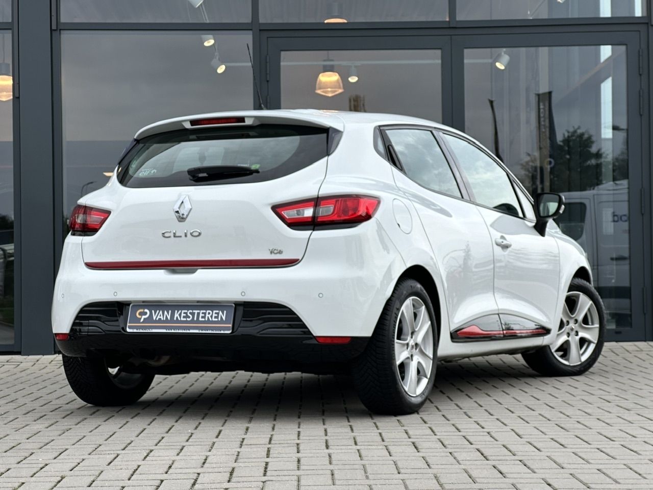 RENAULT Clio TCe 90pk Dynamique | Nav. | Cruise C. | Voll. Dealer Ond. | PDC | DAB | LMV | NL Auto | 
