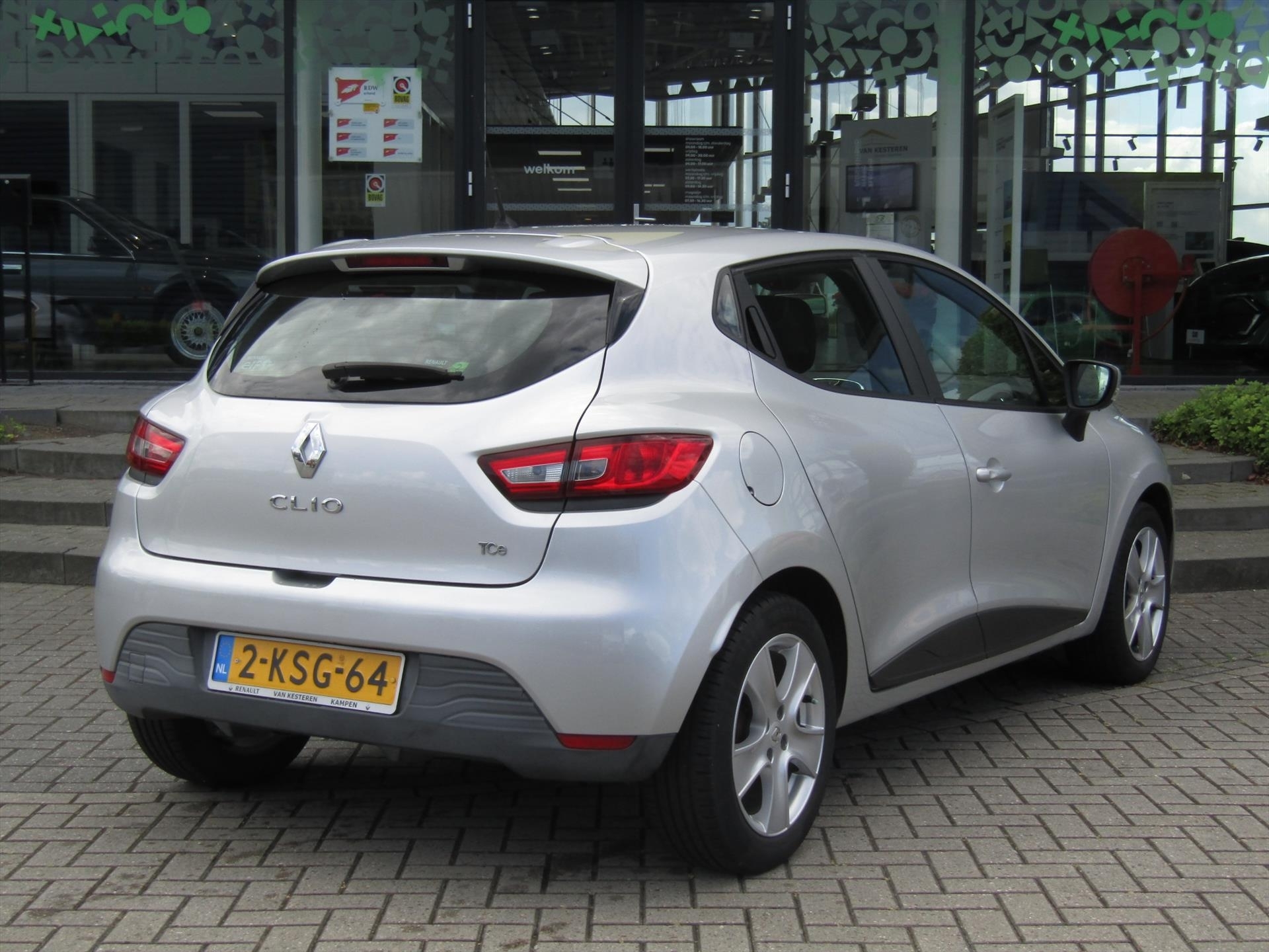 RENAULT Clio TCe 90pk Expression / Navigatie / Cruise-Control / Compleet dealer O.H.