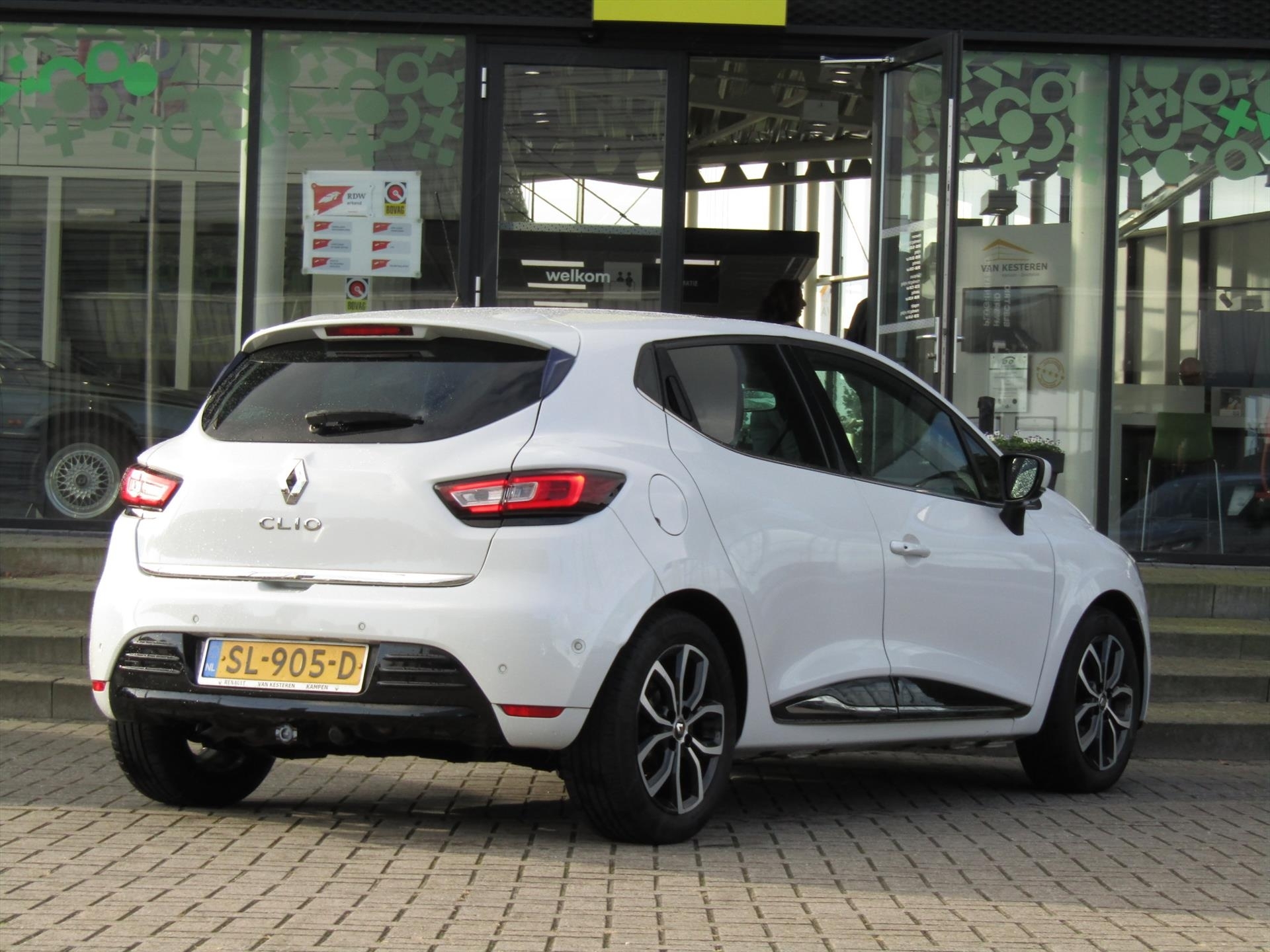 RENAULT Clio TCe 90pk Intens Bose / Trekhaak / Camera Panoramadak / Compleet dealer O.H / NL Auto