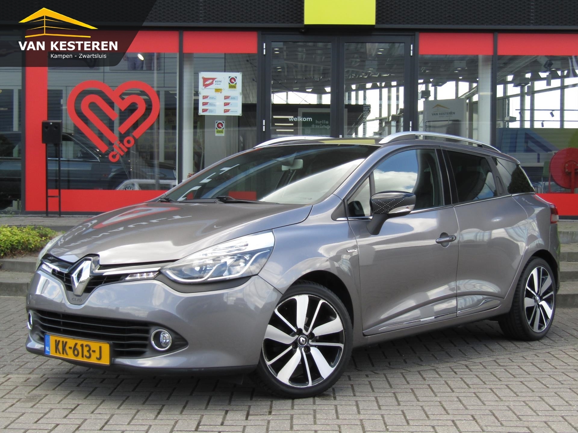 Renault Clio TCe 90pk Série Signature ICONIC / Trekhaak / Navigatie / Camera / Leder / Compleet dealer O.H.