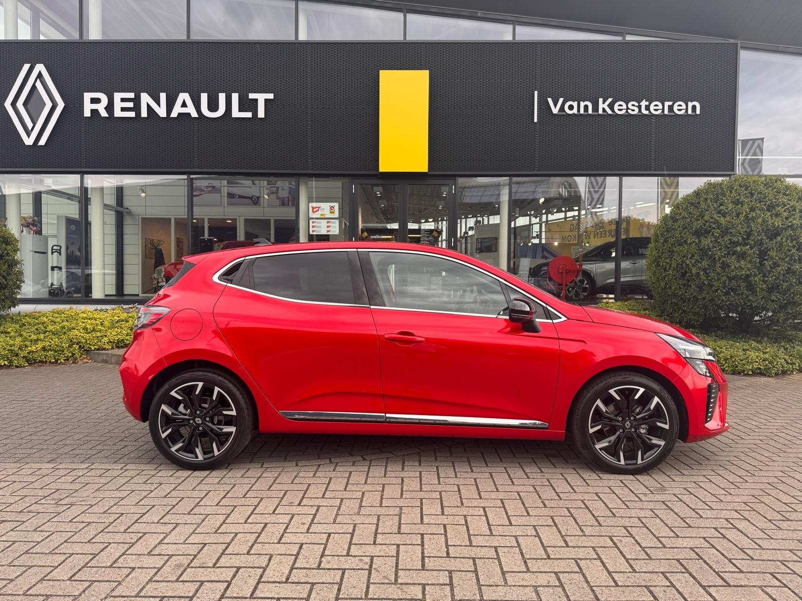 RENAULT Clio Techno TCe 90 Pack Look 17" / 360gr. Camera / Adapt. Cruise Control