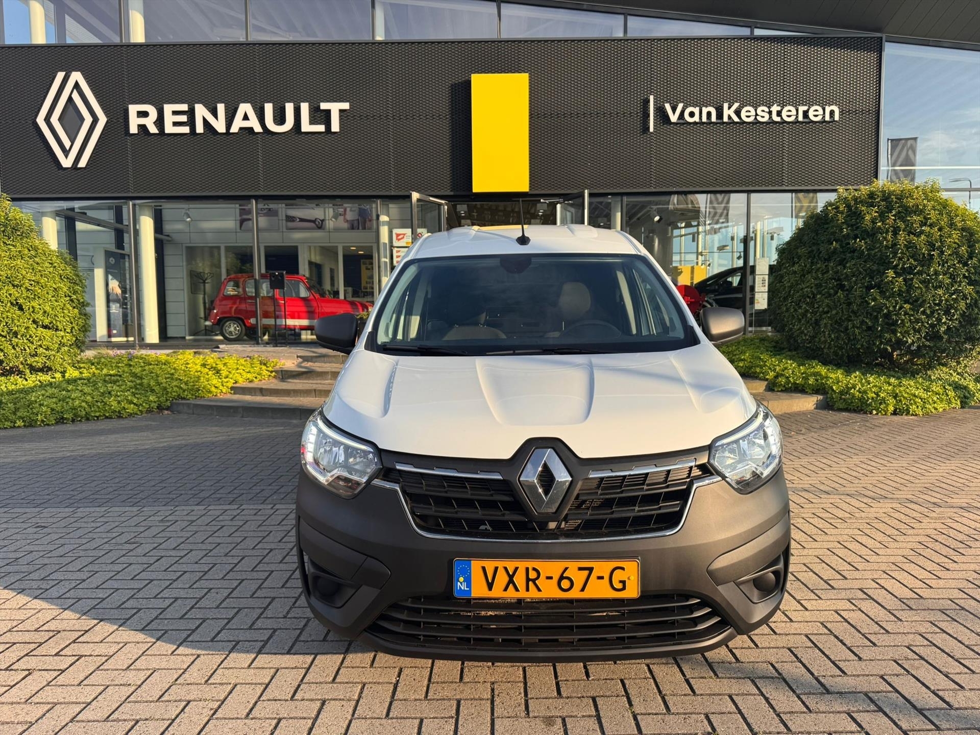 RENAULT Express Van 1.5 Blue dCi 75pk Comfort +/ Laadruimte betimmering/ Parkeersensoren/Cruisecontrol/Airco/Wit