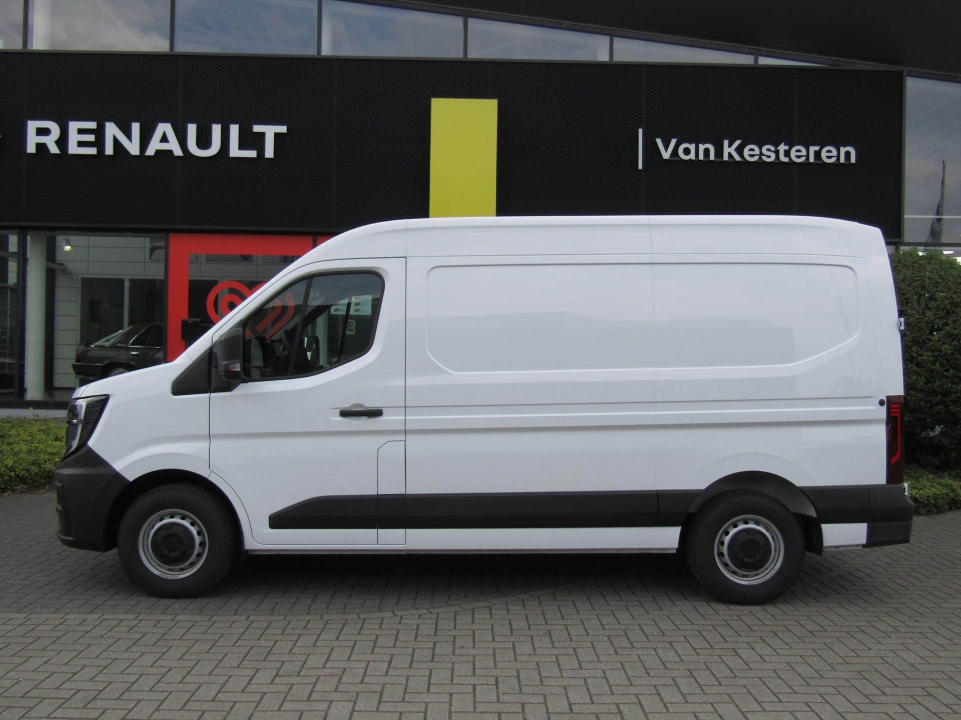 RENAULT Master GB 40kWh 130pk urban range L2H2 T35 Advance / Trekhaak / Navigatie / Camera / 4 Seizoenbanden