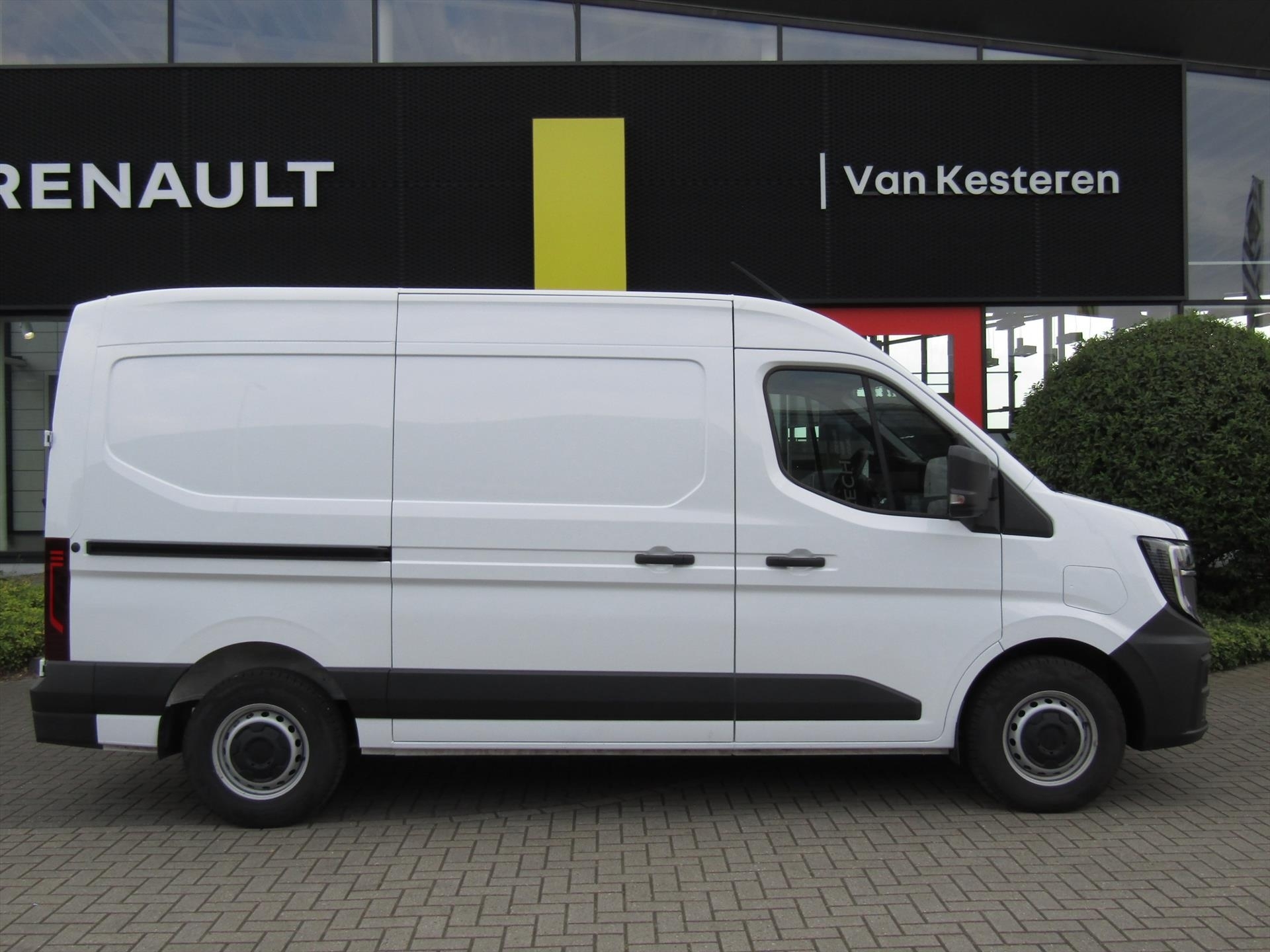 RENAULT Master GB 40kWh 130pk urban range L2H2 T35 Advance / Trekhaak / Navigatie / Camera / 4 Seizoenbanden
