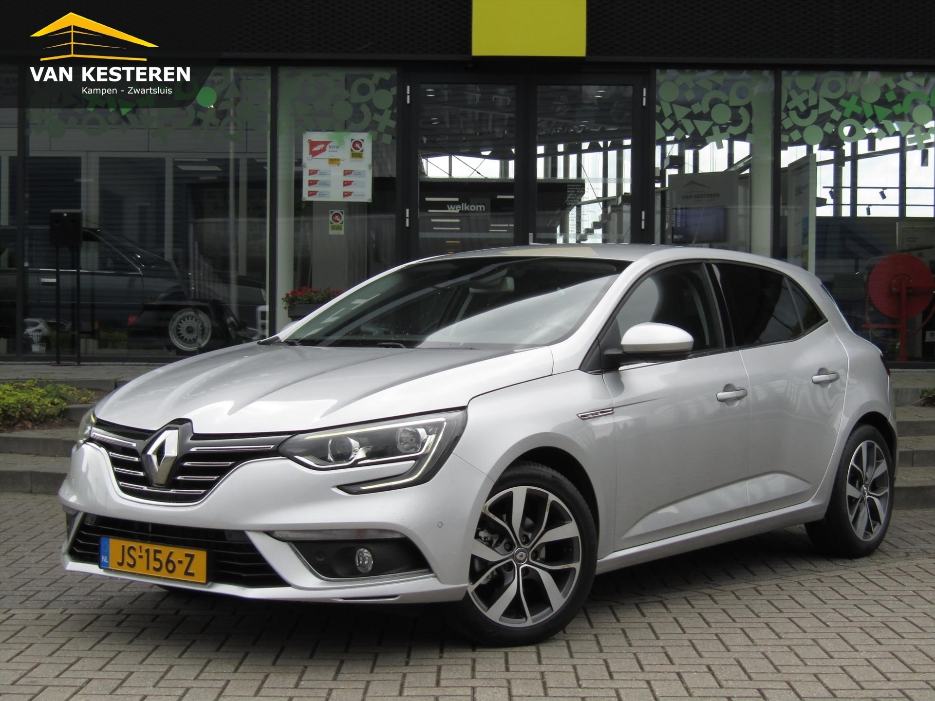 RENAULT Megane 1.2 TCe 130pk Bose / Trekhaak(afneembaar) / Navigatie / Camera / Blindspot Warning