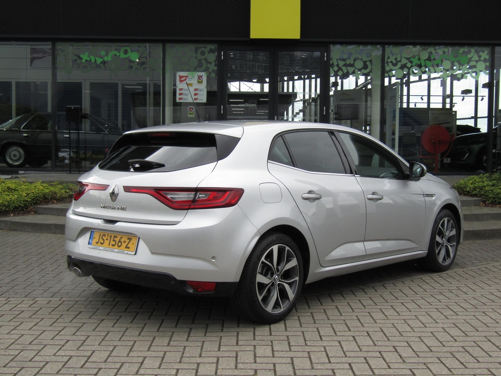 RENAULT Megane 1.2 TCe 130pk Bose / Trekhaak(afneembaar) / Navigatie / Camera / Blindspot Warning