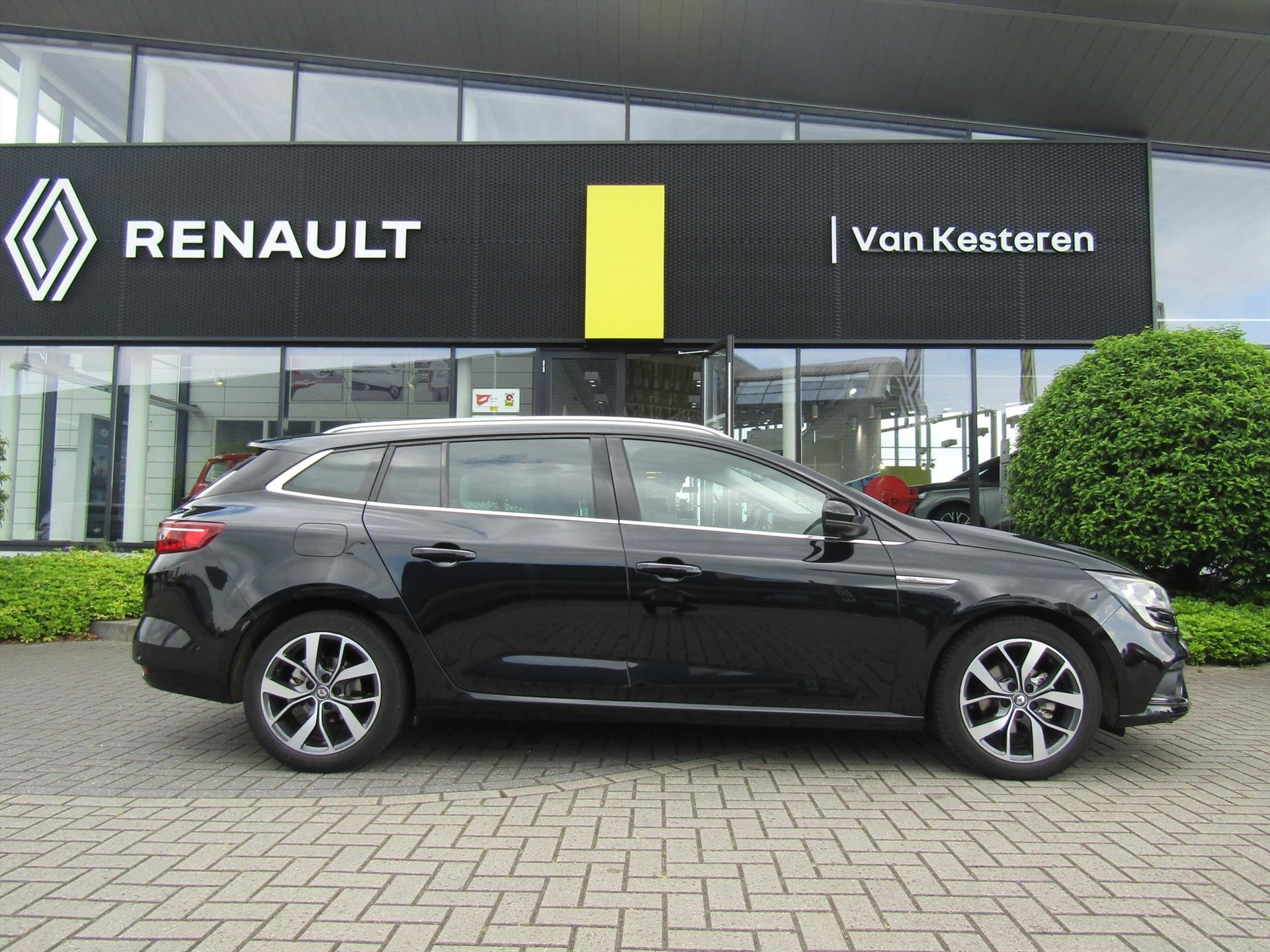 RENAULT Mégane Estate 1.2 TCe 130pk Bose / Trekhaak / Navigatie / Camera / Blindspot