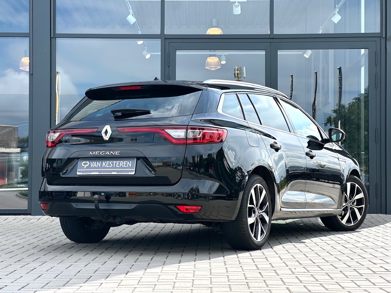 Renault Mégane Estate 1.3 TCe 115pk LIMITED | Trekh. | Nav. | Carplay | PDC | 17" | NL Auto |