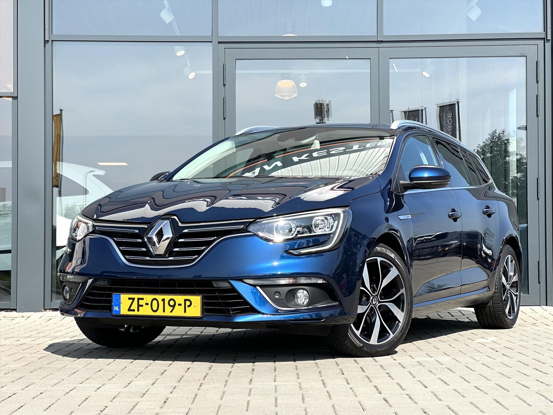 RENAULT Mégane Estate 1.3 TCe 140pk GPF Bose | Trekh. | Nav. | 8,7" R-Link | Cam. | PDC |  All-Seasons | NL Auto | 