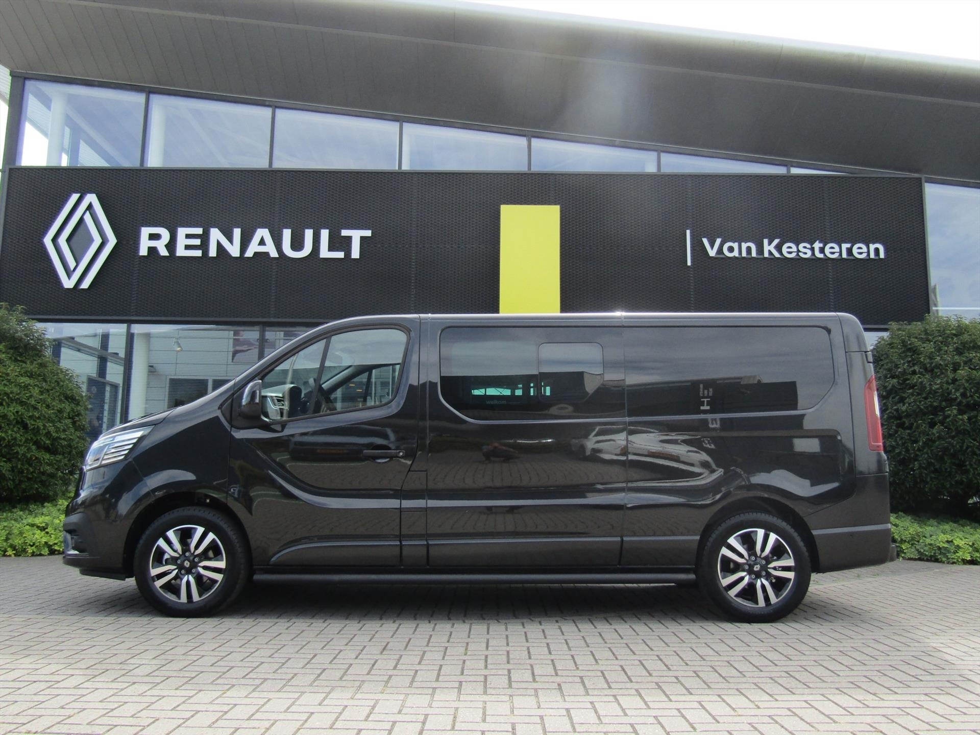 RENAULT Trafic Dubbel Cabine 2.0 dCi EDC 170pk L2H1 5pers. Anniversary / Trekhaak / Camera / Alarm