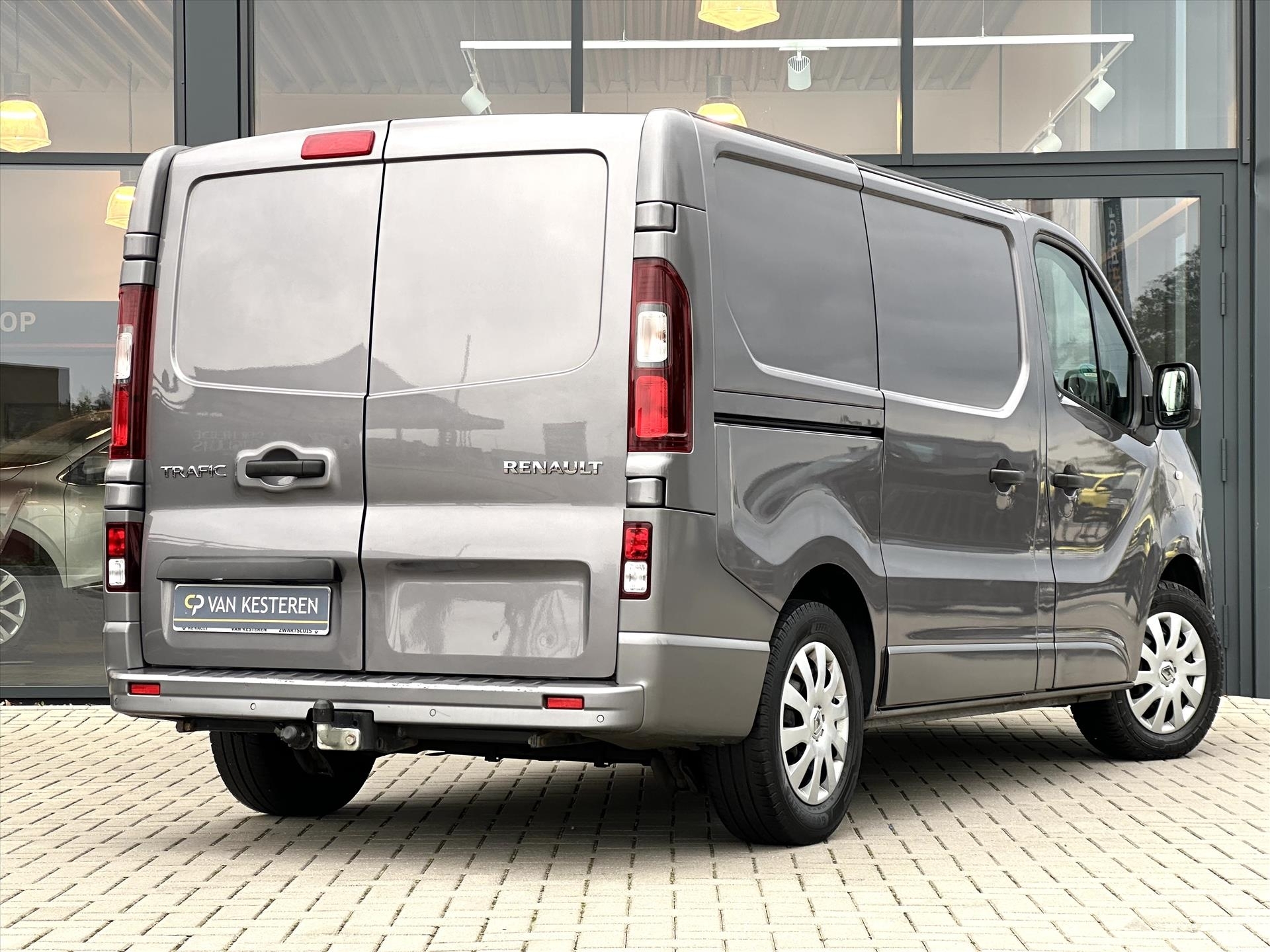 RENAULT Trafic GB 2.0 dCi 145pk L1H1 T29 EDC Comfort | Trekh. | 2-Zijschuifdeuren | Airco | LED | Metaallak | 1e Eig. | NL Auto |