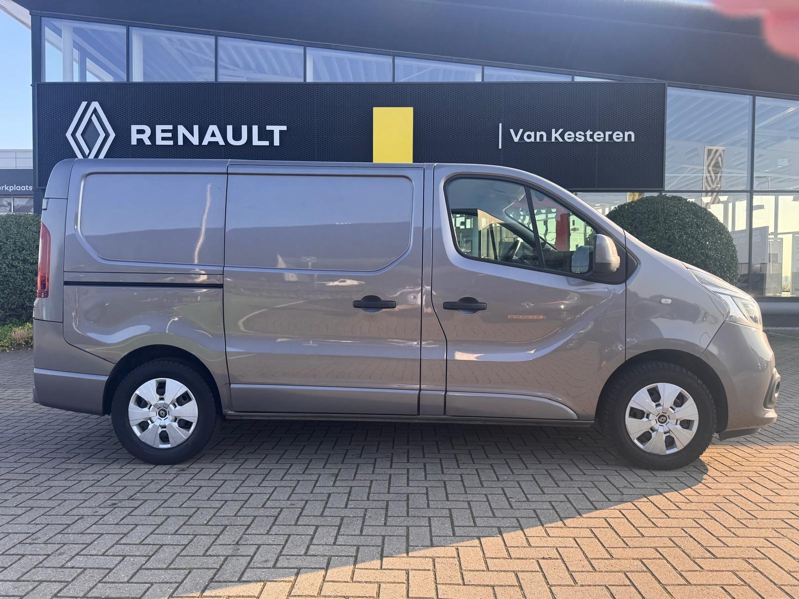 RENAULT Trafic GB 2.0 dCi Automaat 145pk L1H1 T29 | 2-Schuifdeuren | Trekhaak | LED | 1e Eig. | NL Auto 