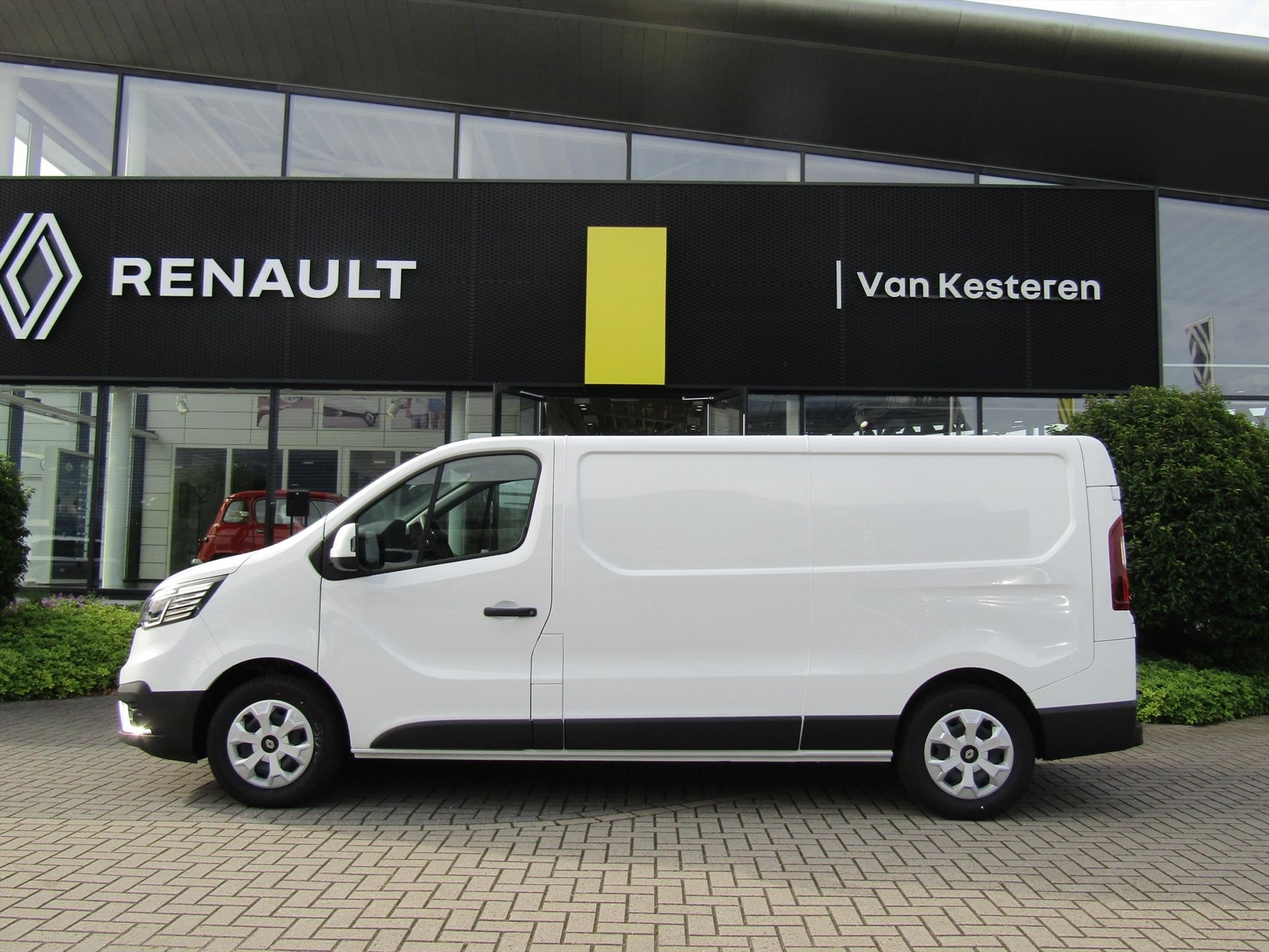 Renault Trafic GB E-TECH Electric 122pk L2H1 T29 Aut Advance / Navigatie / Camera / 4 Seizoensbanden