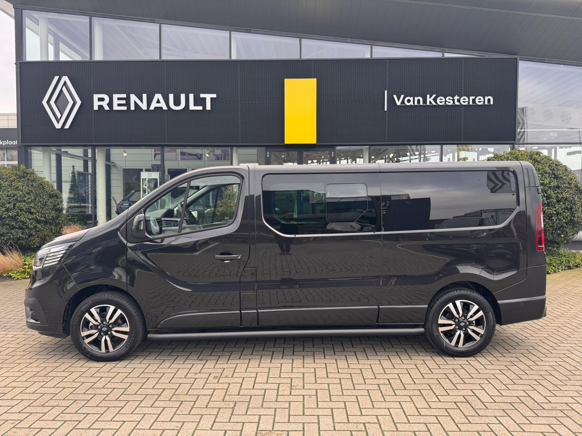 RENAULT Trafic GBDC 2.0 Blue dCi 170pk L2H1 5P T29 Extra Anniversary/ dubbel cabine / Trekhaak / Navigatie / Camera