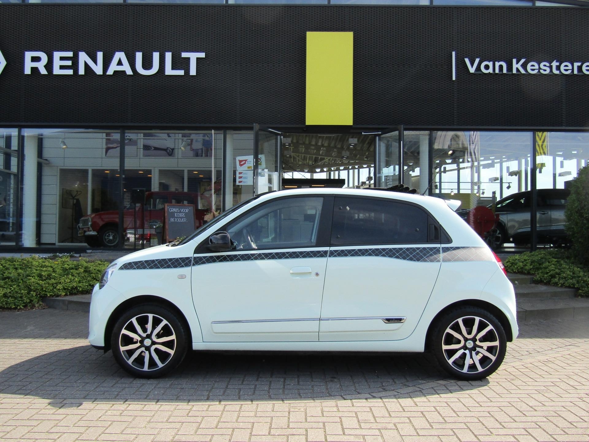 RENAULT Twingo 0.9 Energy TCe 90pk La Parissiene / Cabrio Top / Schuifdak / Navigatie / Camera / Stoelverwarming