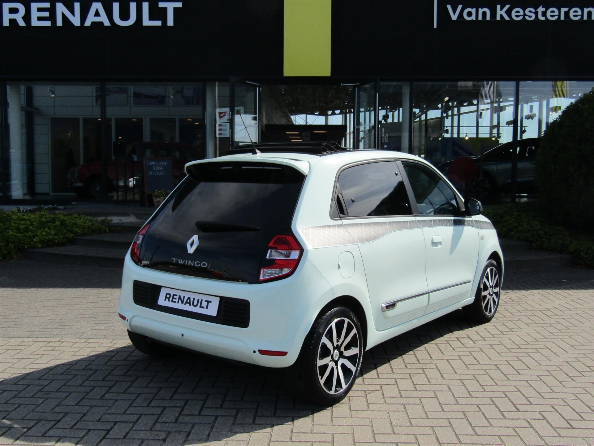 RENAULT Twingo 0.9 Energy TCe 90pk La Parissiene / Cabrio Top / Schuifdak / Navigatie / Camera / Stoelverwarming