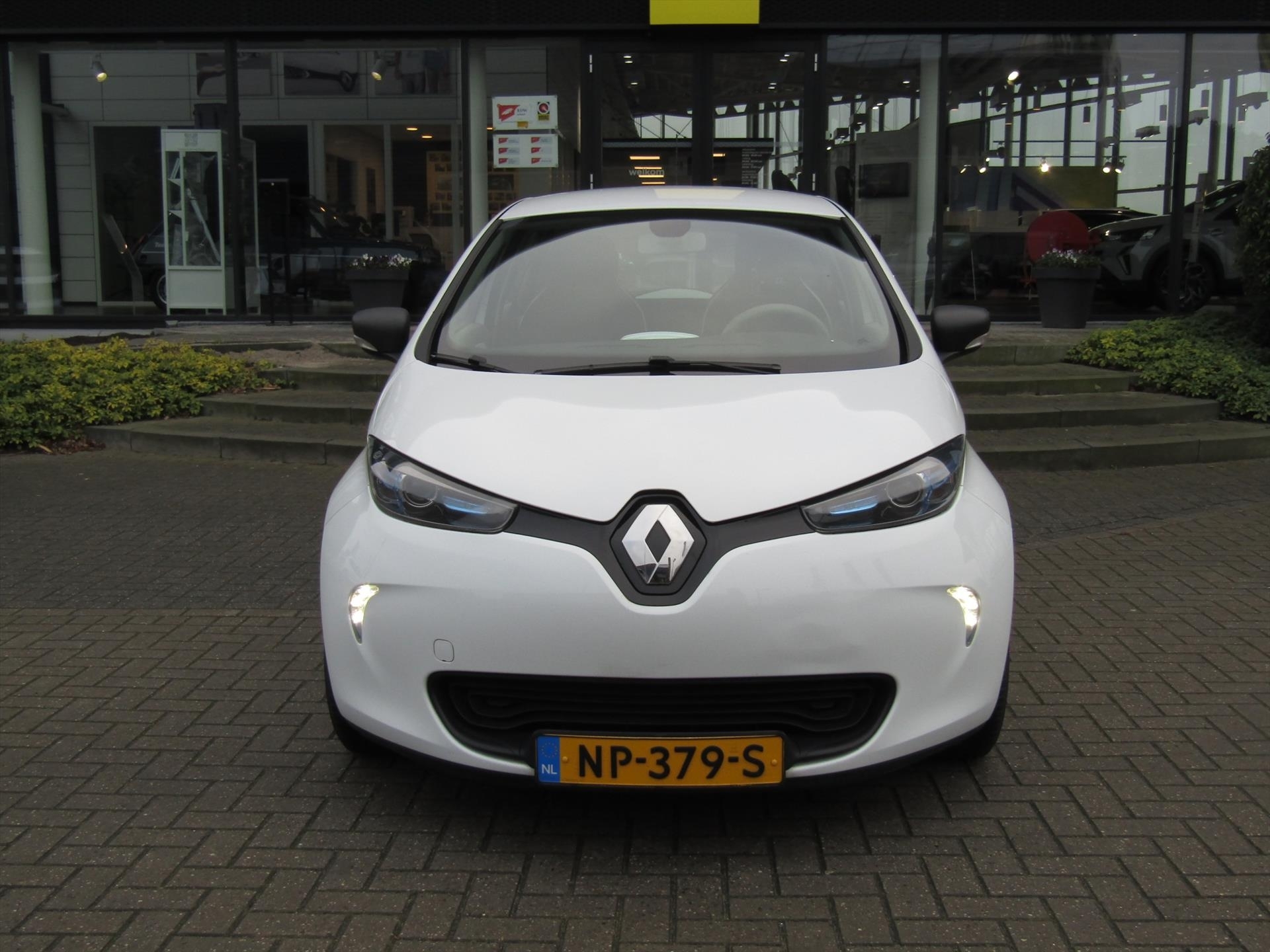RENAULT Zoe 90pk (Batterijhuur) Life Quickcharge Z.E. 40 / Navigatie / Compleet dealer O.H.
