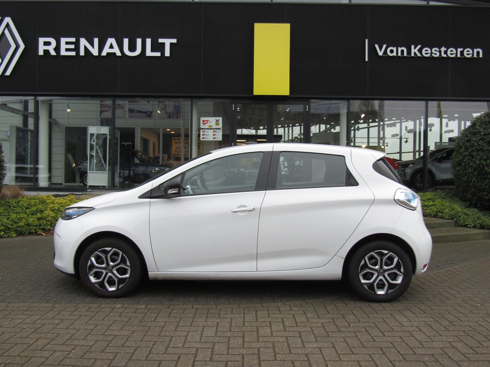 RENAULT Zoe 90pk (Batterijhuur) Life Quickcharge Z.E. 40 / Navigatie / Compleet dealer O.H.