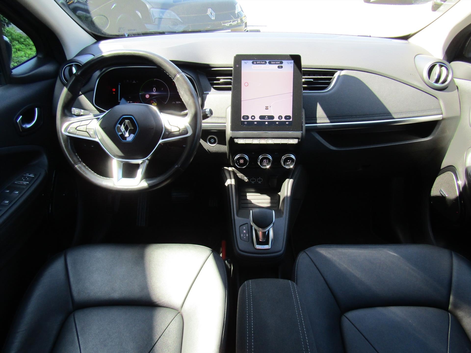 RENAULT Zoe R135 (batterijhuur) Edition One / Trekhaak / Navigatie 9,3 / Camera / Blindspot / Stoelverwarming