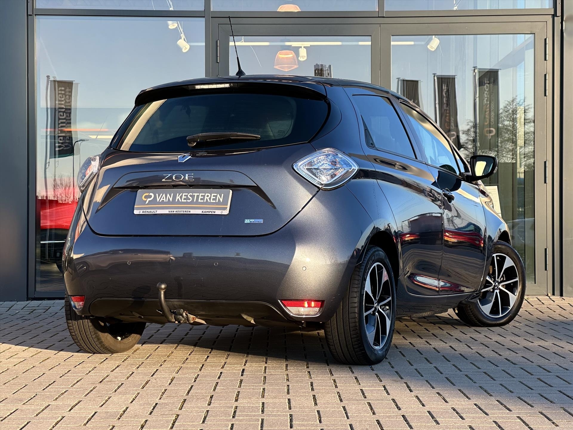 RENAULT Zoe R90 92pk (Batterijhuur) Intens | Trekh. | SOH 87% |1e eigenaar | NL Auto | Compleet dealer O.H. | 