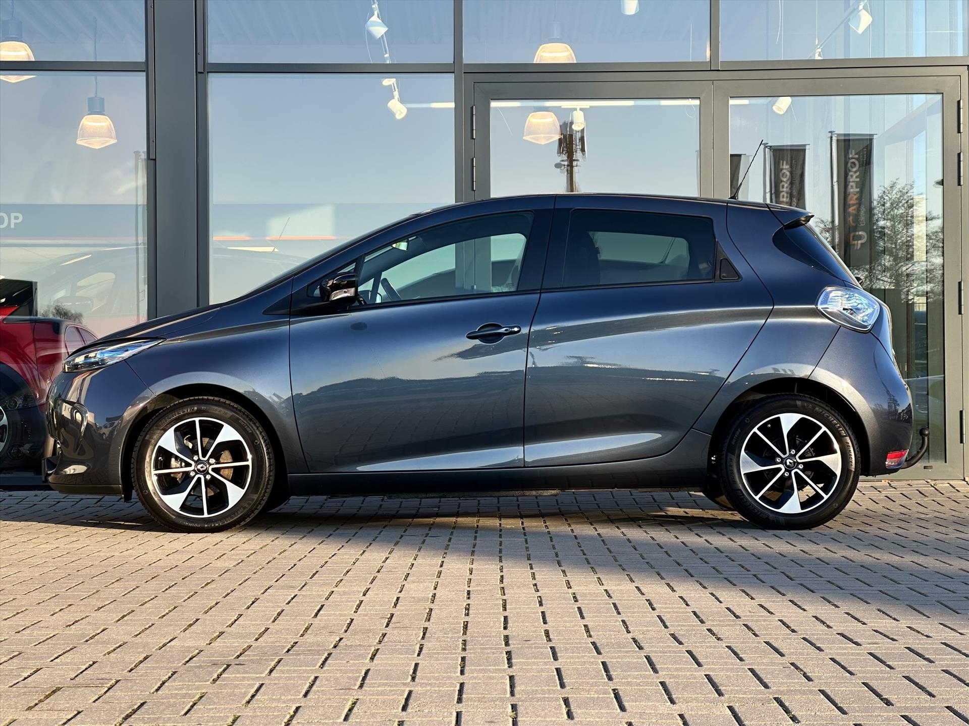 RENAULT Zoe R90 92pk (Batterijhuur) Intens | Trekh. | SOH 87% |1e eigenaar | NL Auto | Compleet dealer O.H. | 